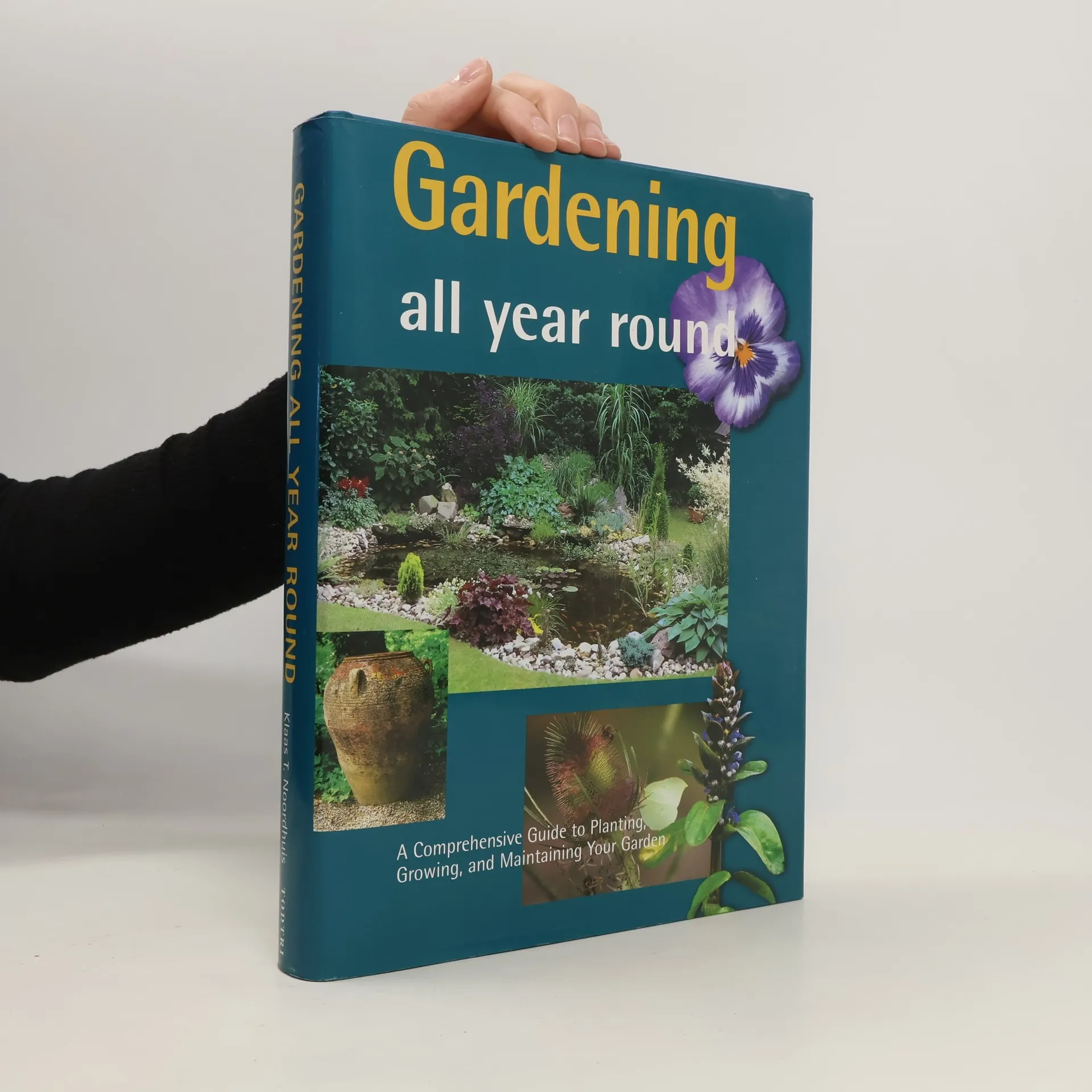 Gardening All Year Round | Book | Hardcover | Klass T. Noordhuis | EN