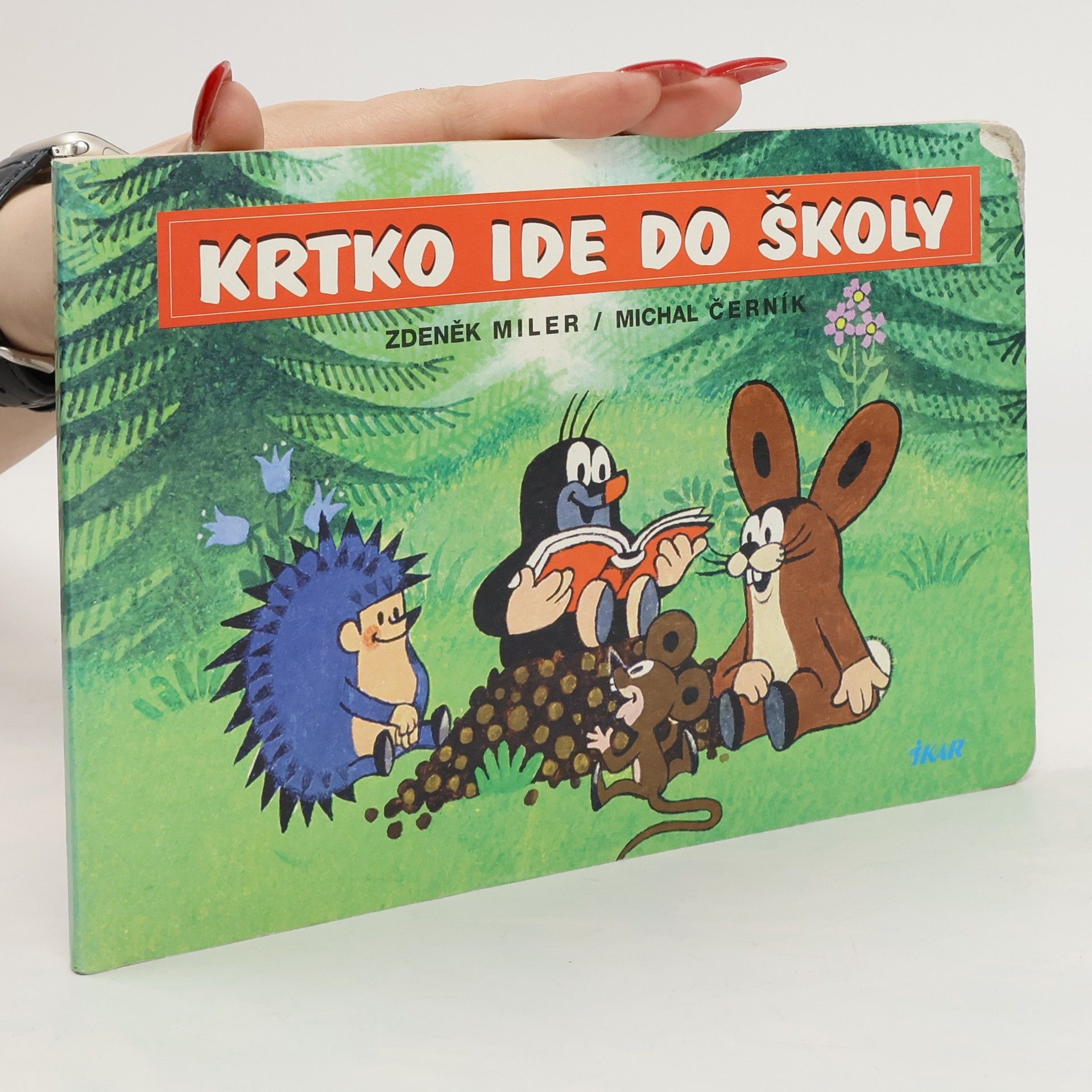 Zdeněk Miler Krtko ide do školy