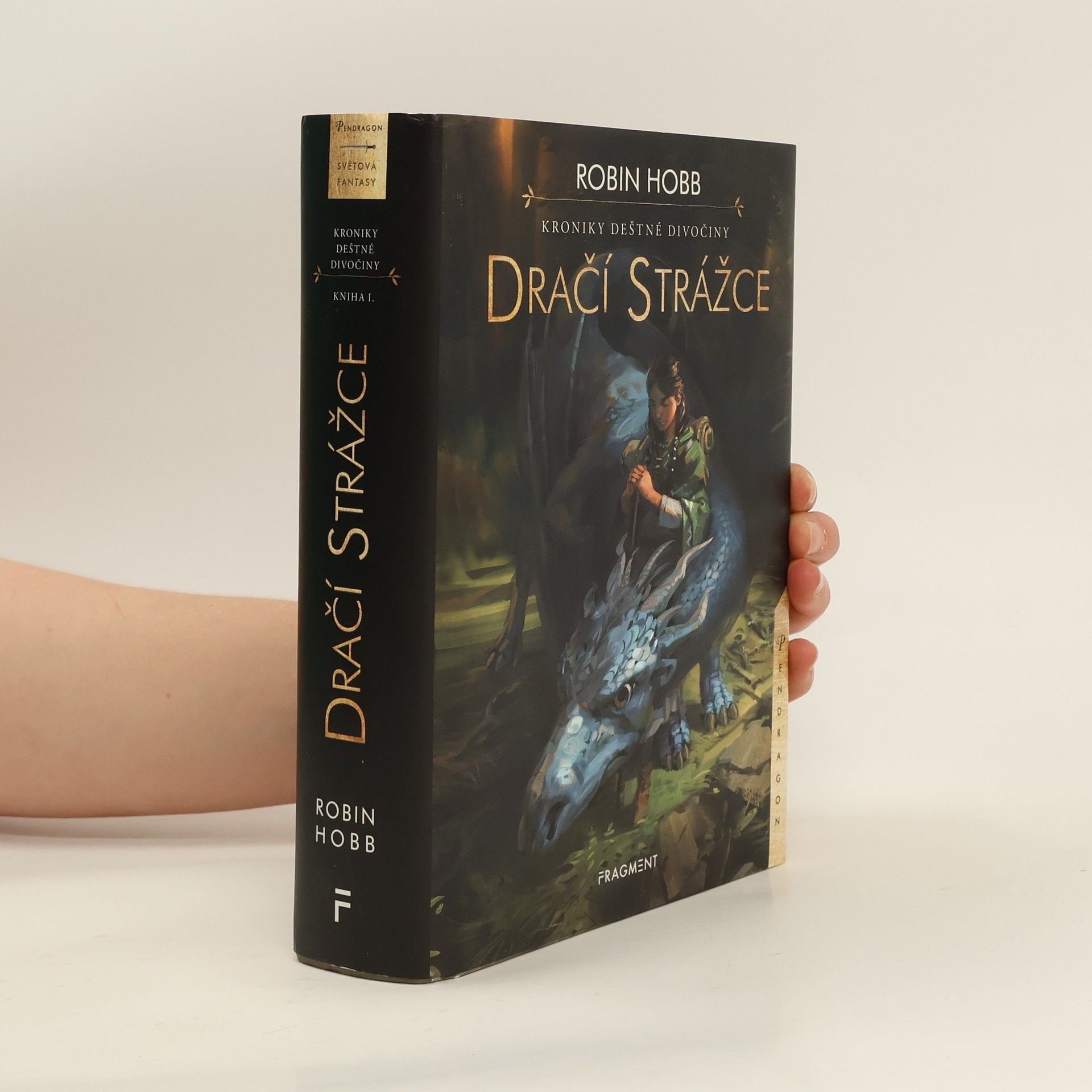 Robin Hobb Kroniky Deštné divočiny. Dračí strážce