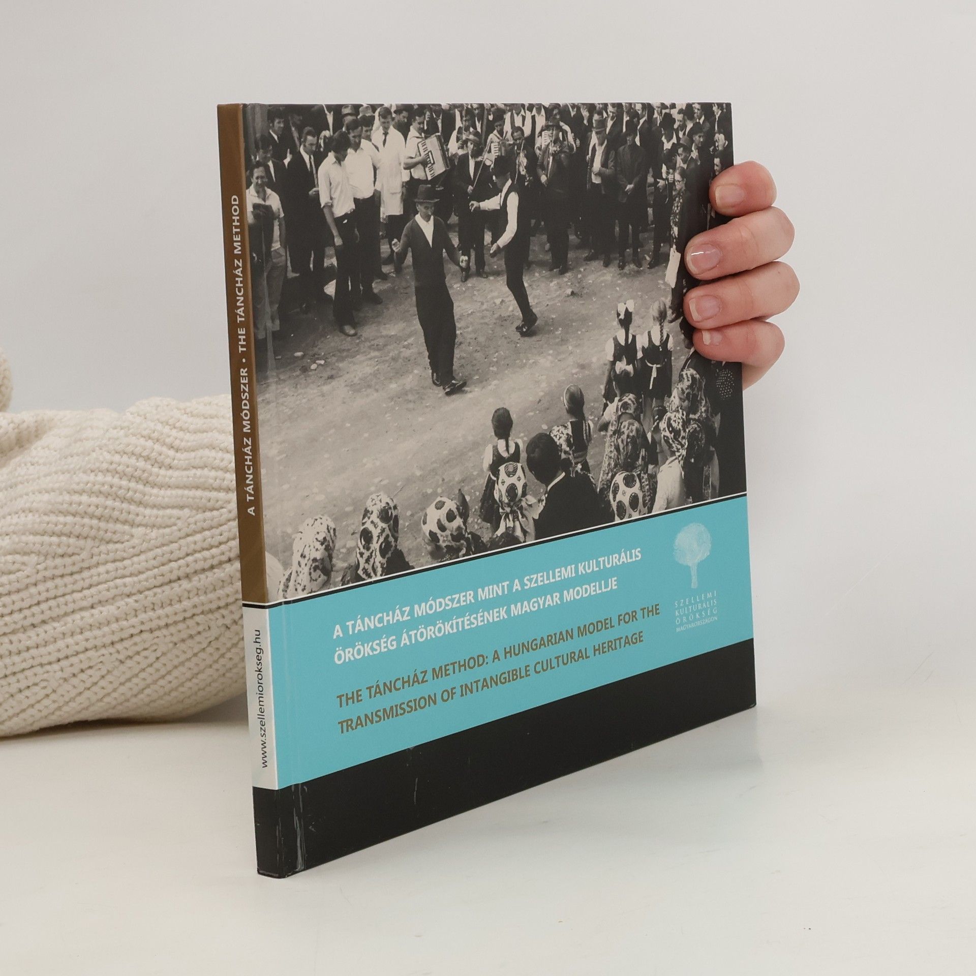 Eszter Csonka-Takács A táncház módszer mint a szellemi kulturális örökség átörökítésének magyar modellje
