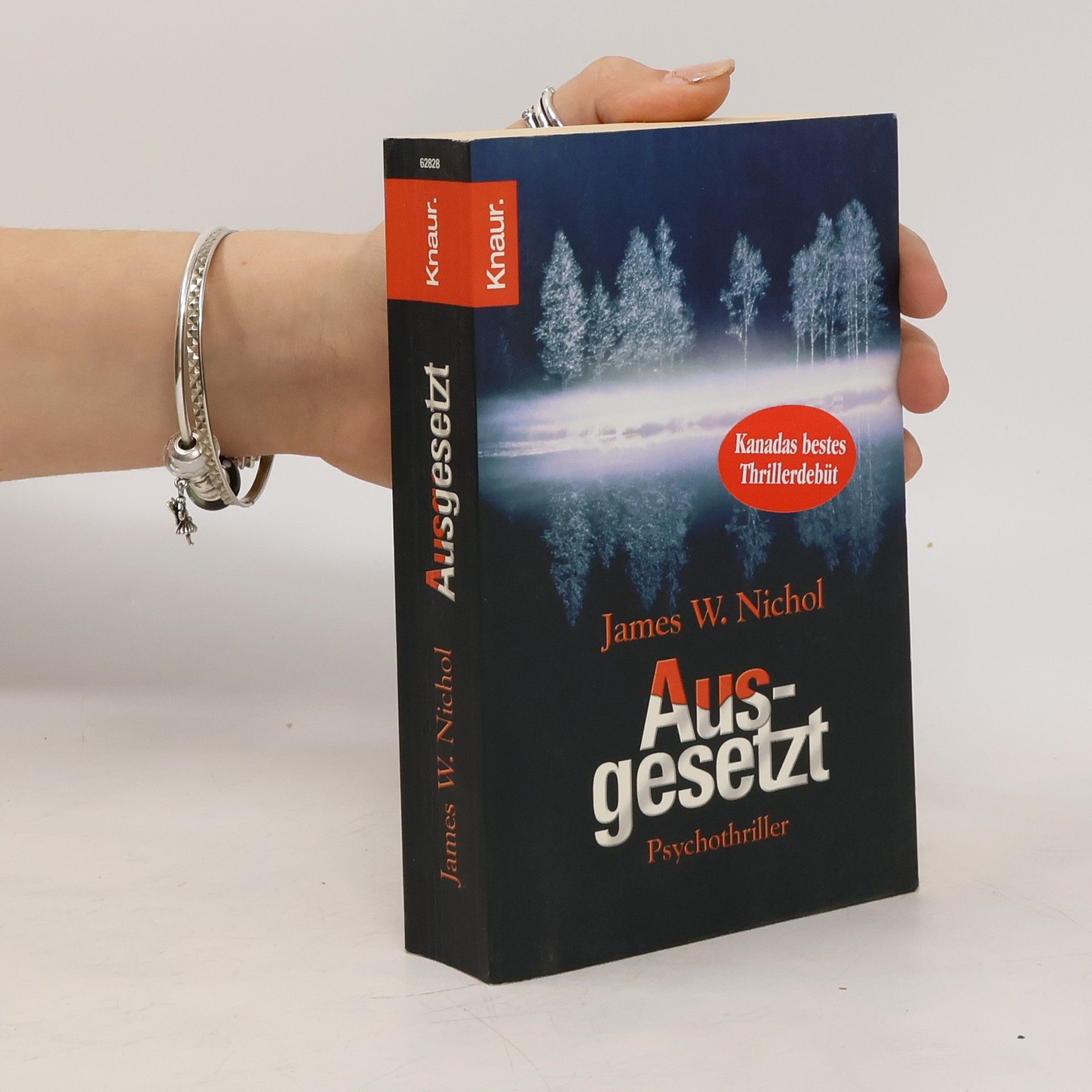 James W. Nichol Ausgesetzt