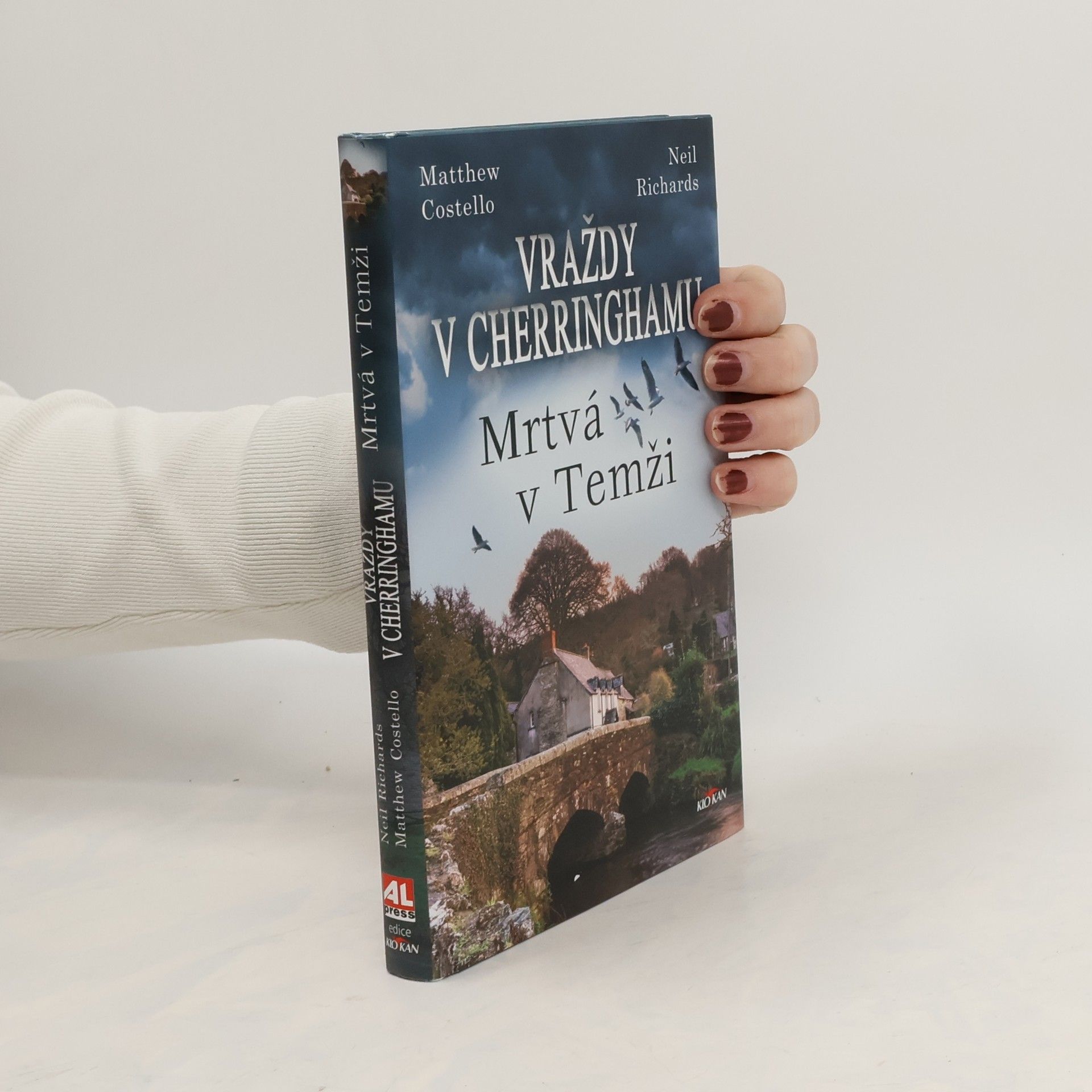 Matthew J. Costello Mrtvá v Temži