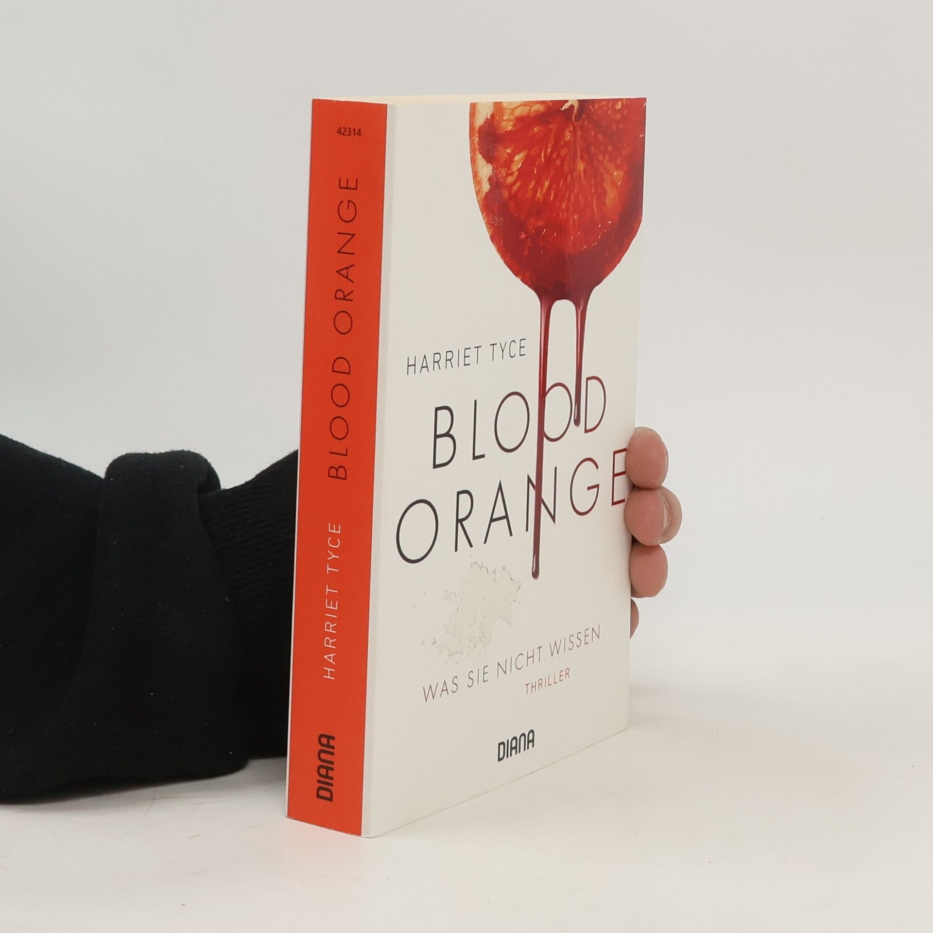 Harriet Tyce Blood orange