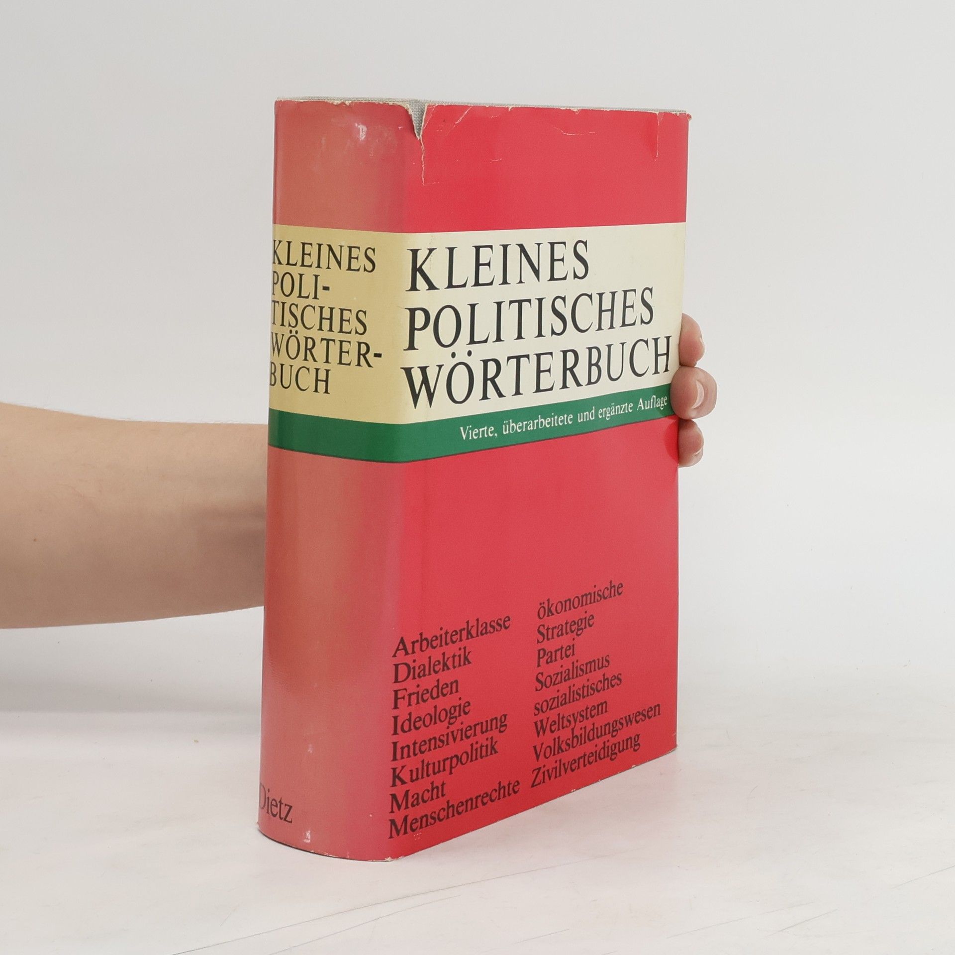 kolektiv Kleines Politisches Wörterbuch
