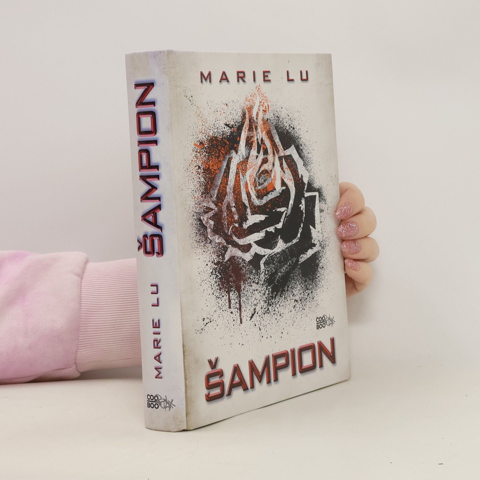 Marie Lu Šampion