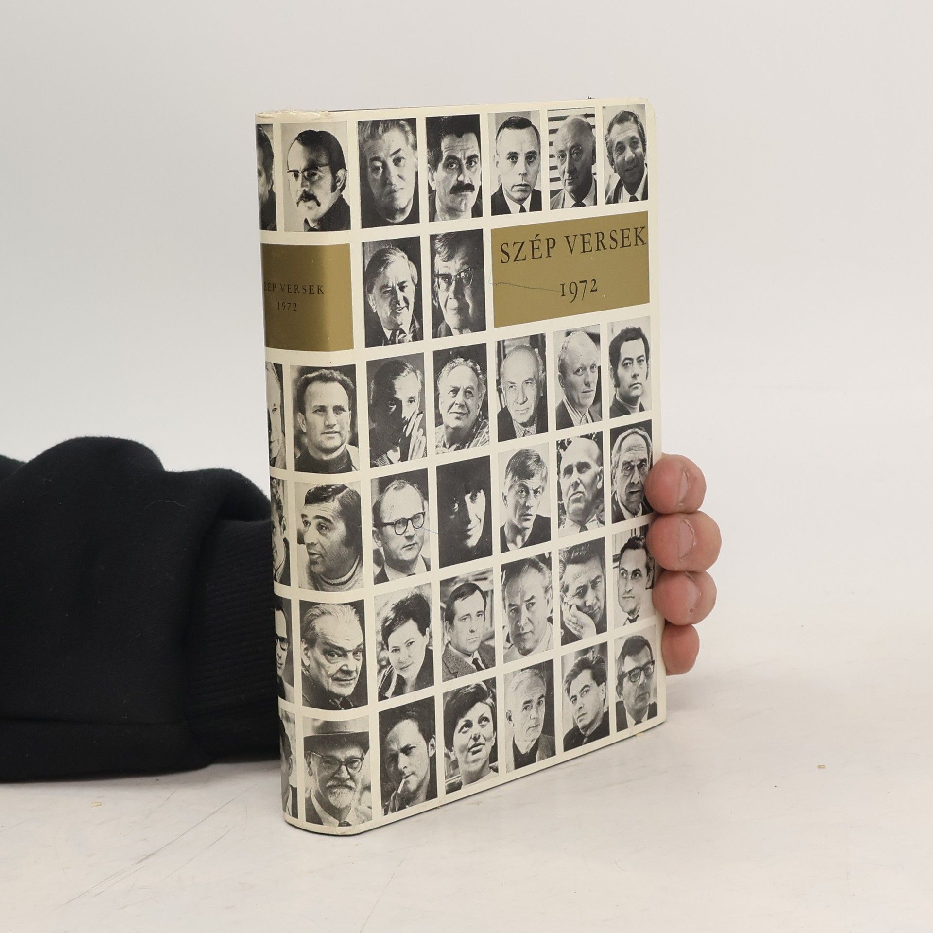 Collectif d'auteurs Szép Versek 1972