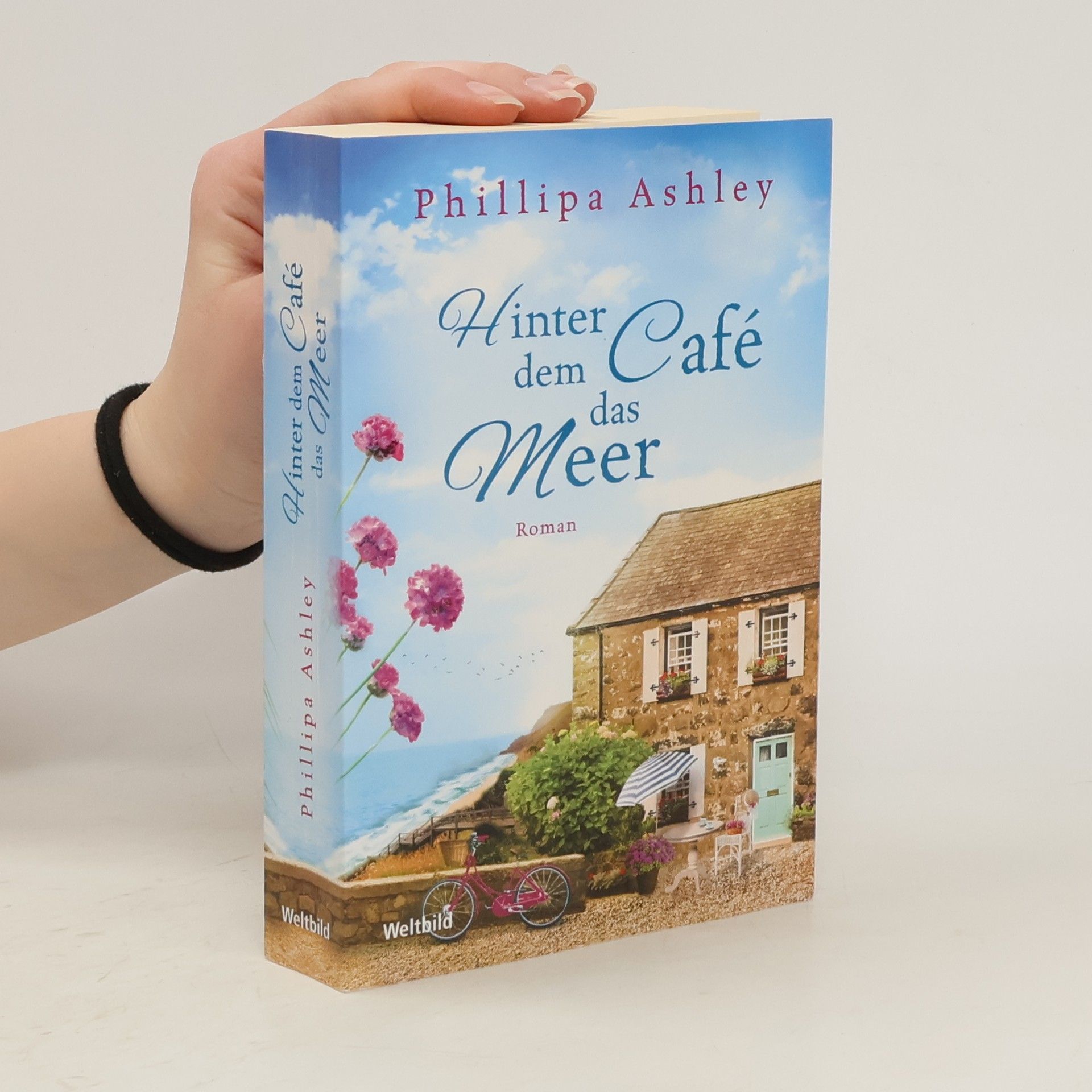 Phillipa Ashley Hinter dem Café das Meer