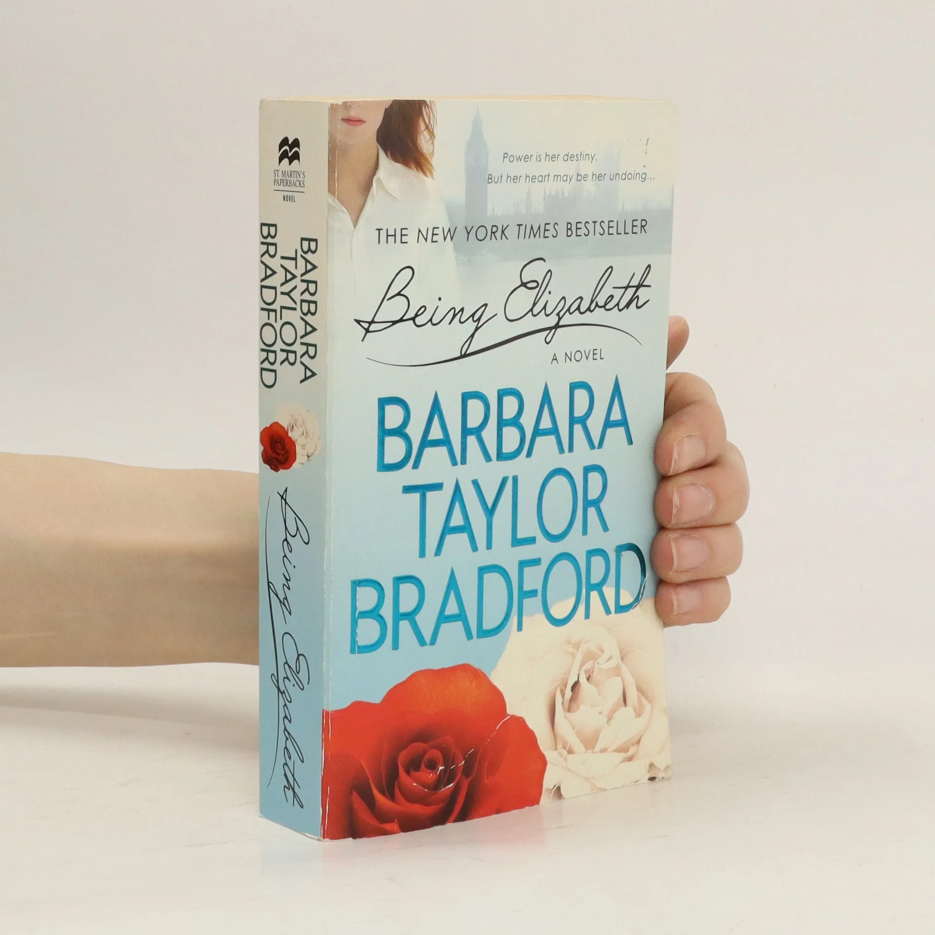 Being Elizabeth | Book | Paperback | Barbara Taylor Bradford | EN