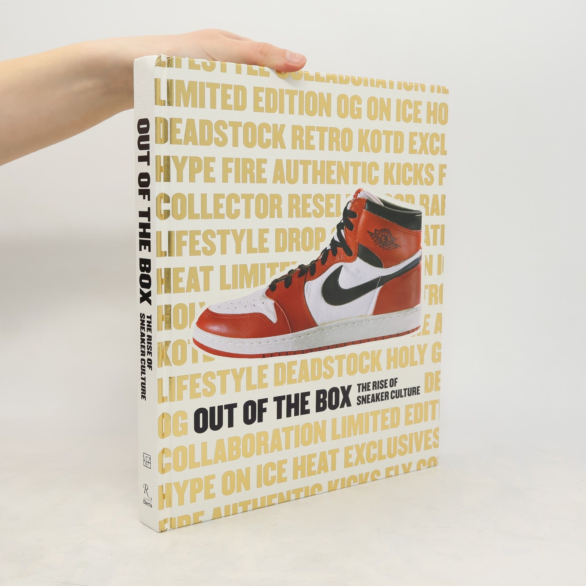 Elizabeth Semmelhack Out of the Box