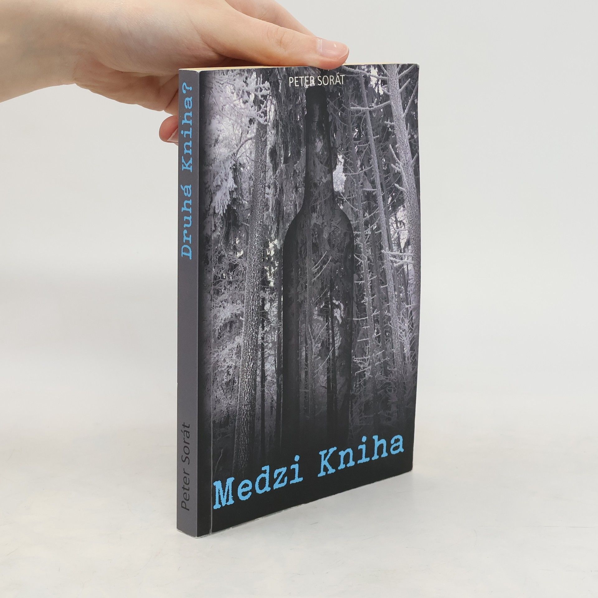 Peter Sorát Medzi kniha