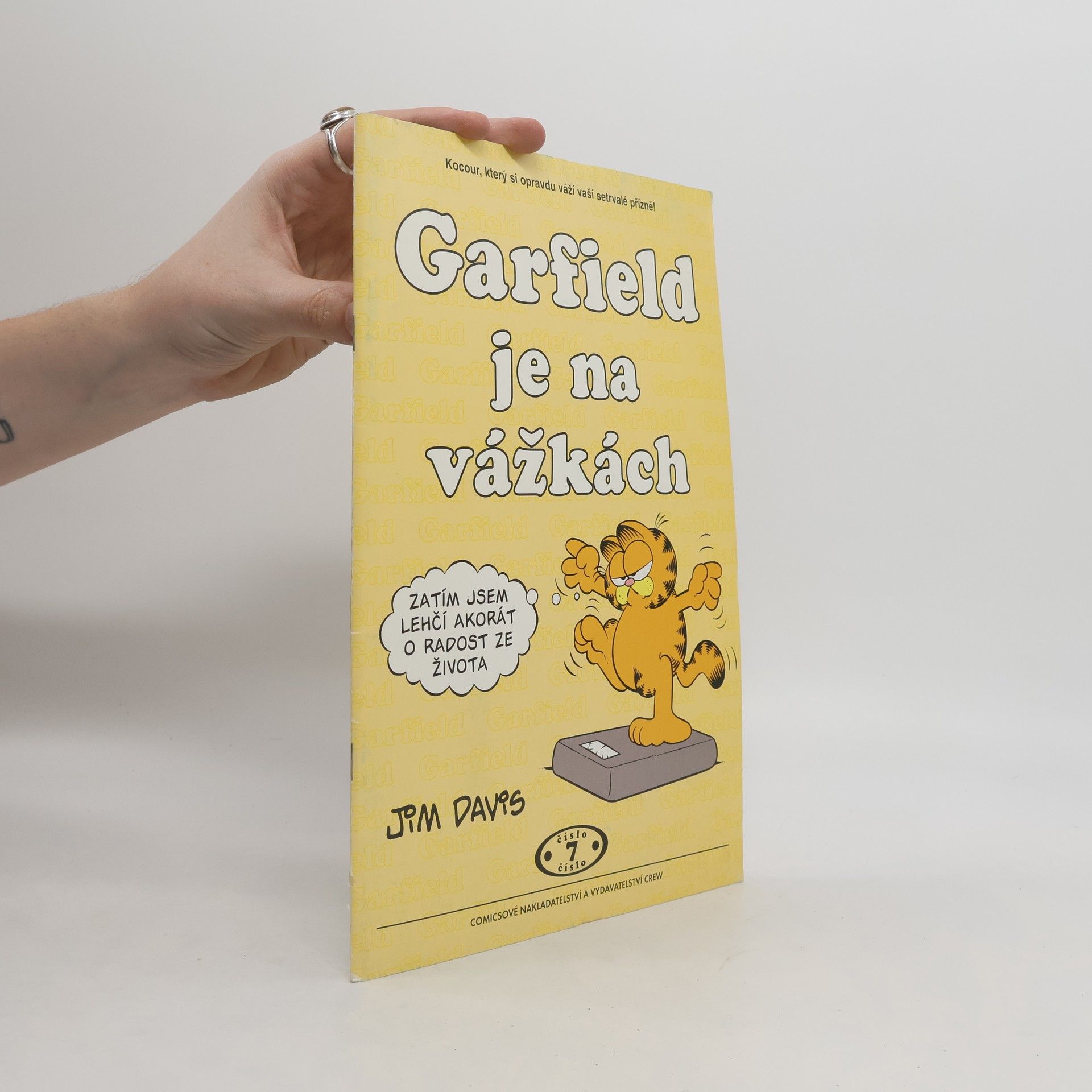 Jim Davis Garfield je na vážkách