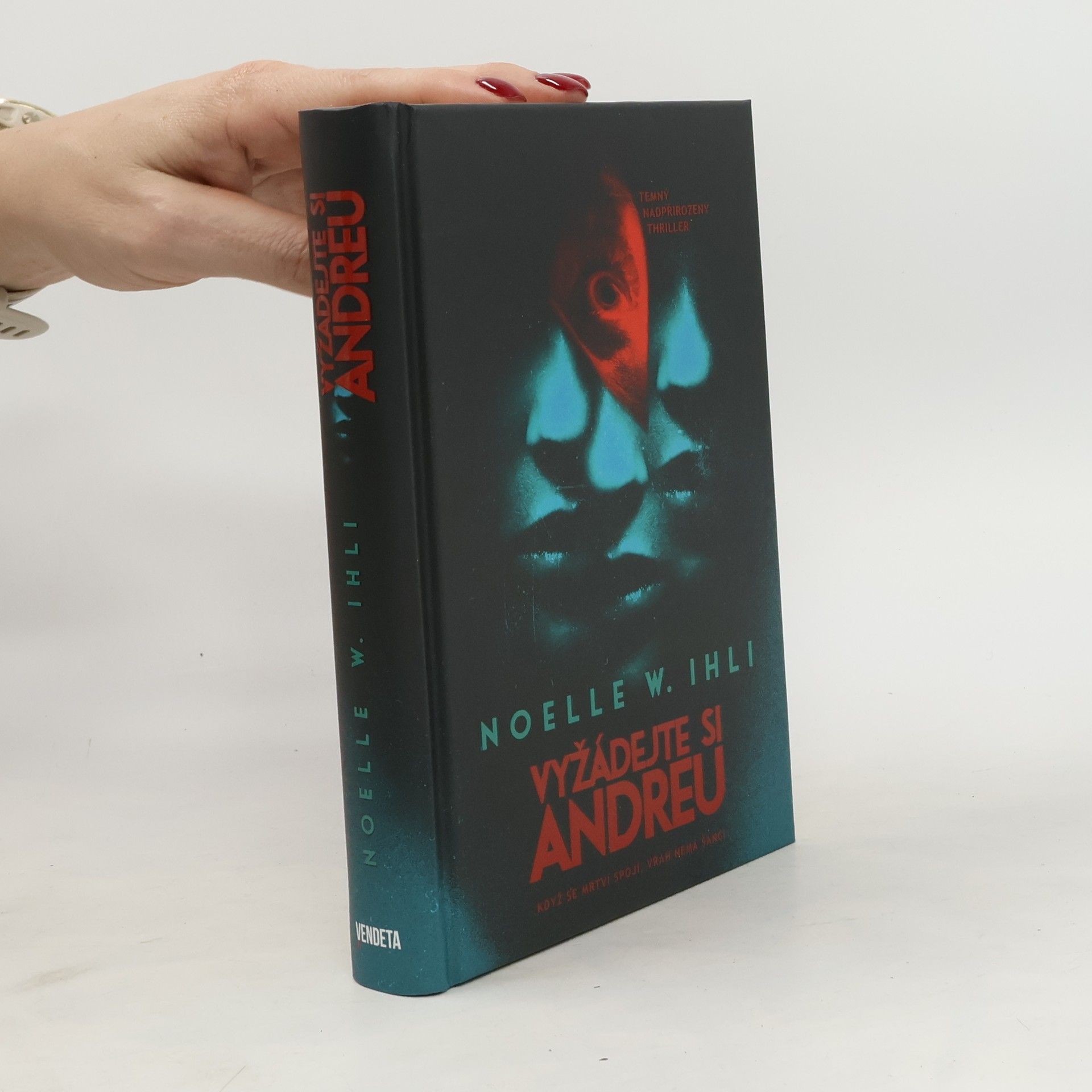 Noelle W. Ihli Vyžádejte si Andreu