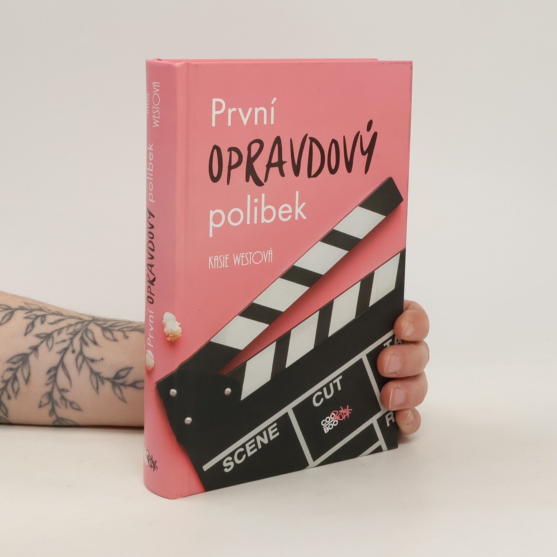 Kasie West První opravdový polibek
