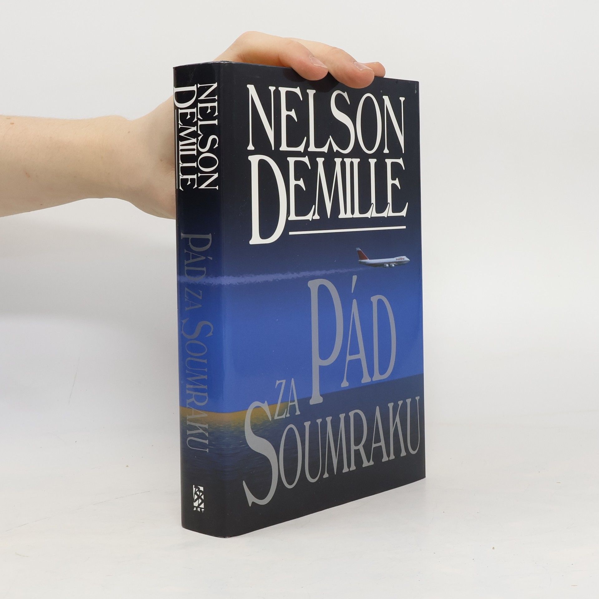 Nelson Richard DeMille Pád za soumraku