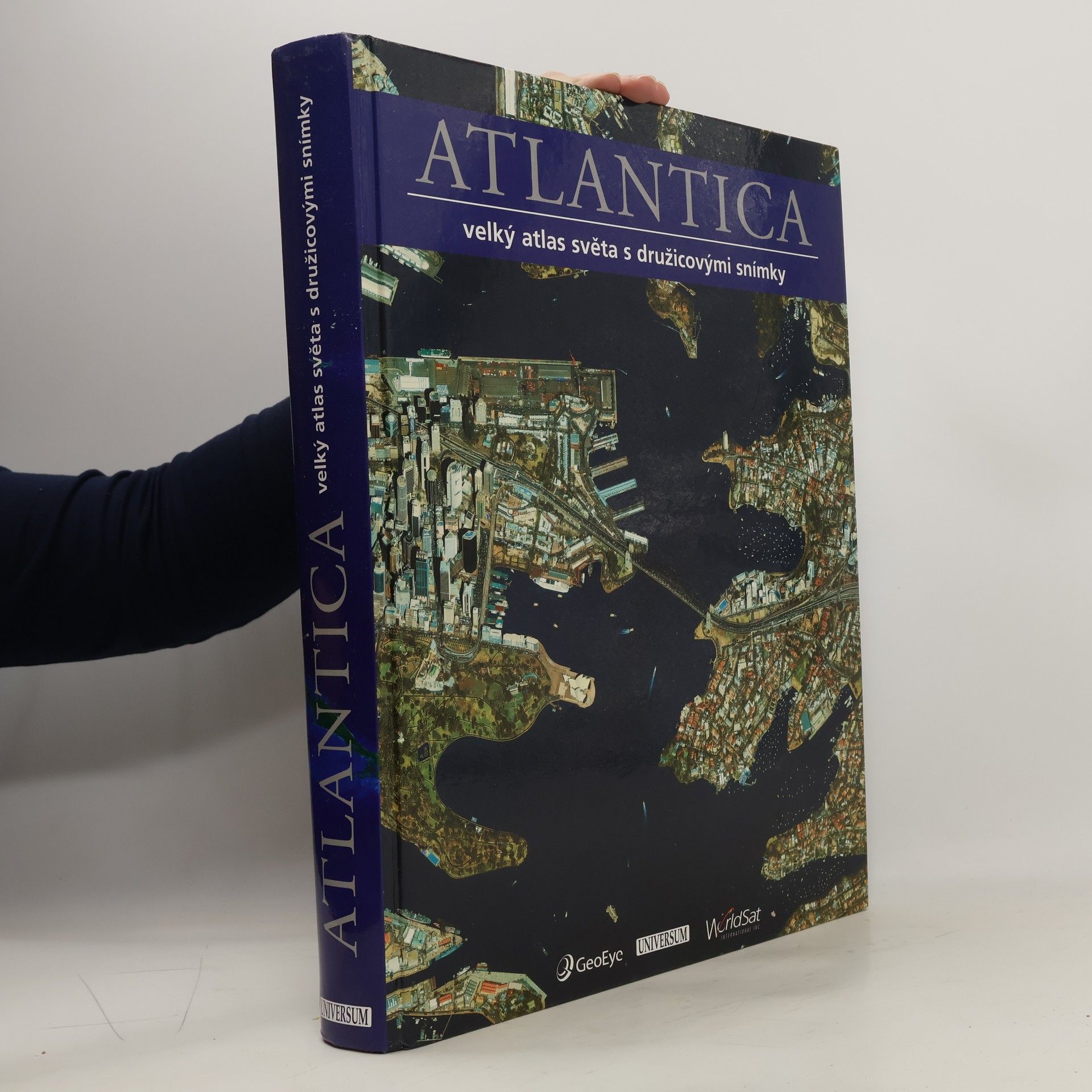 Irmgard Sigg Atlantica: Velký atlas světa s družicovými snímky