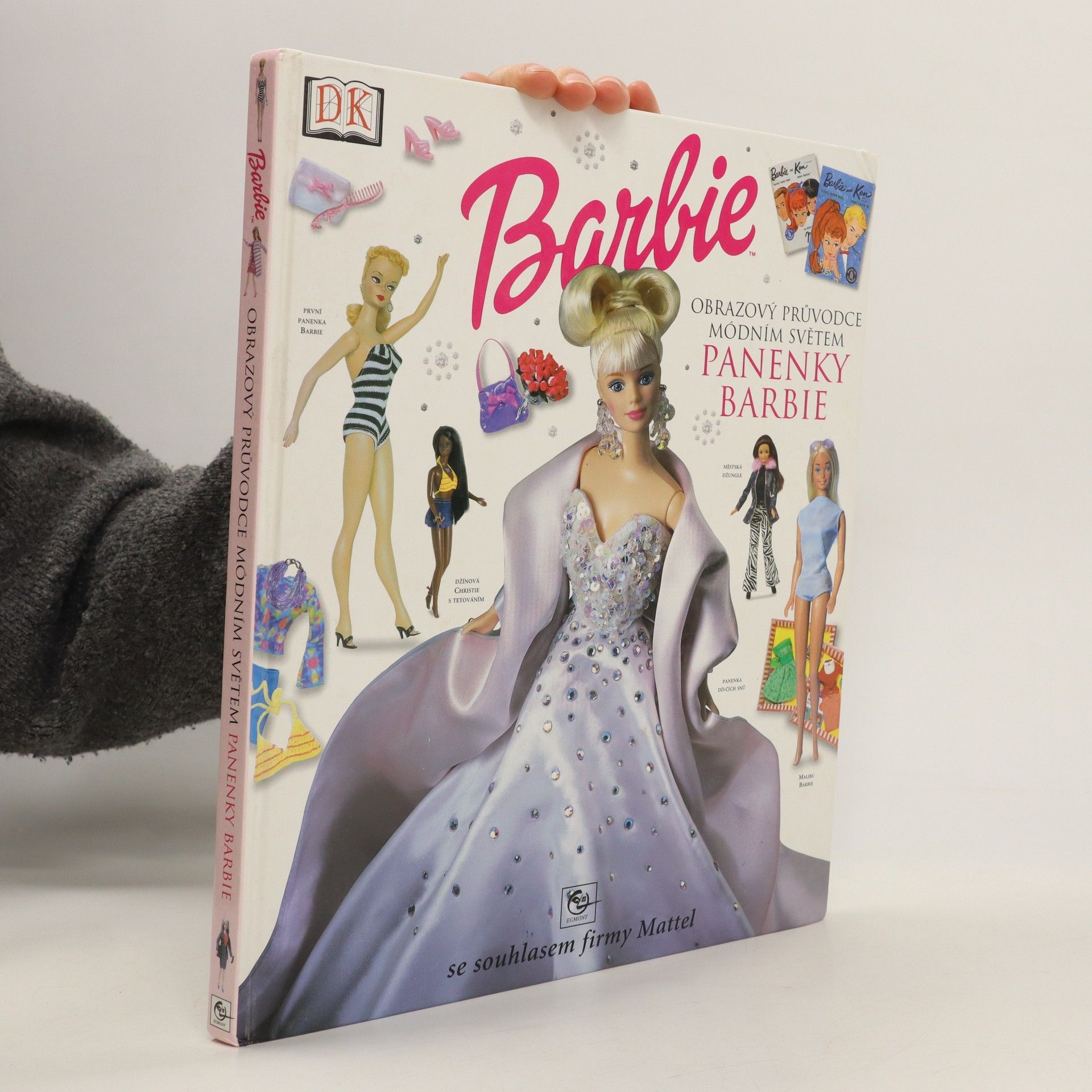 Lisa Lanzarini Obrazový průvodce módním světem Barbie