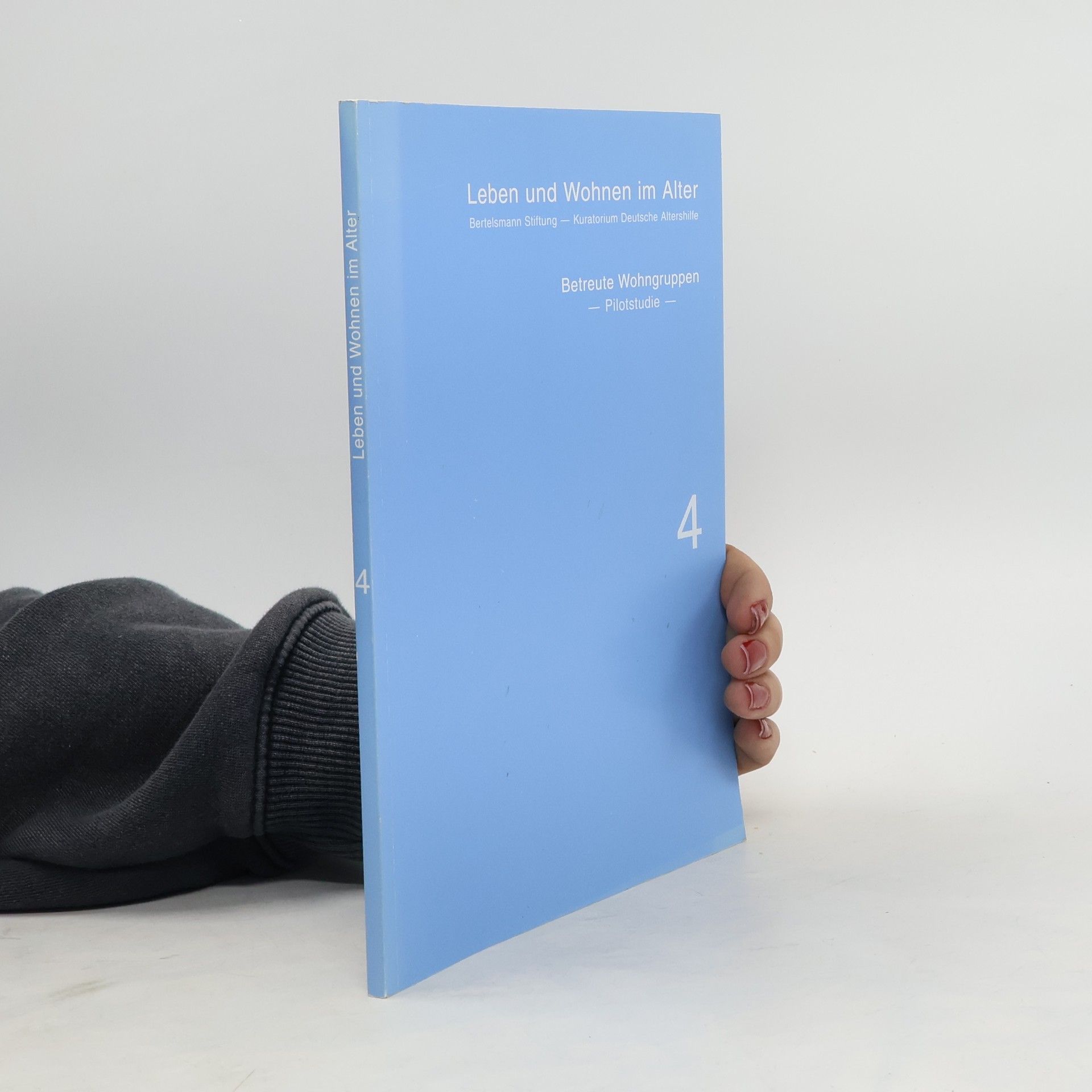 Ursula Kremer Preiß Betreute Wohngruppen - Struktur des Angebotes und Aspekte der Leistungsqualität - Pilotstudie ; Studie im Rahmen des Projektes "Leben und Wohnen im Alter" der Bertelsmann-Stiftung und des Kuratoriums Deutsche Altershilfe