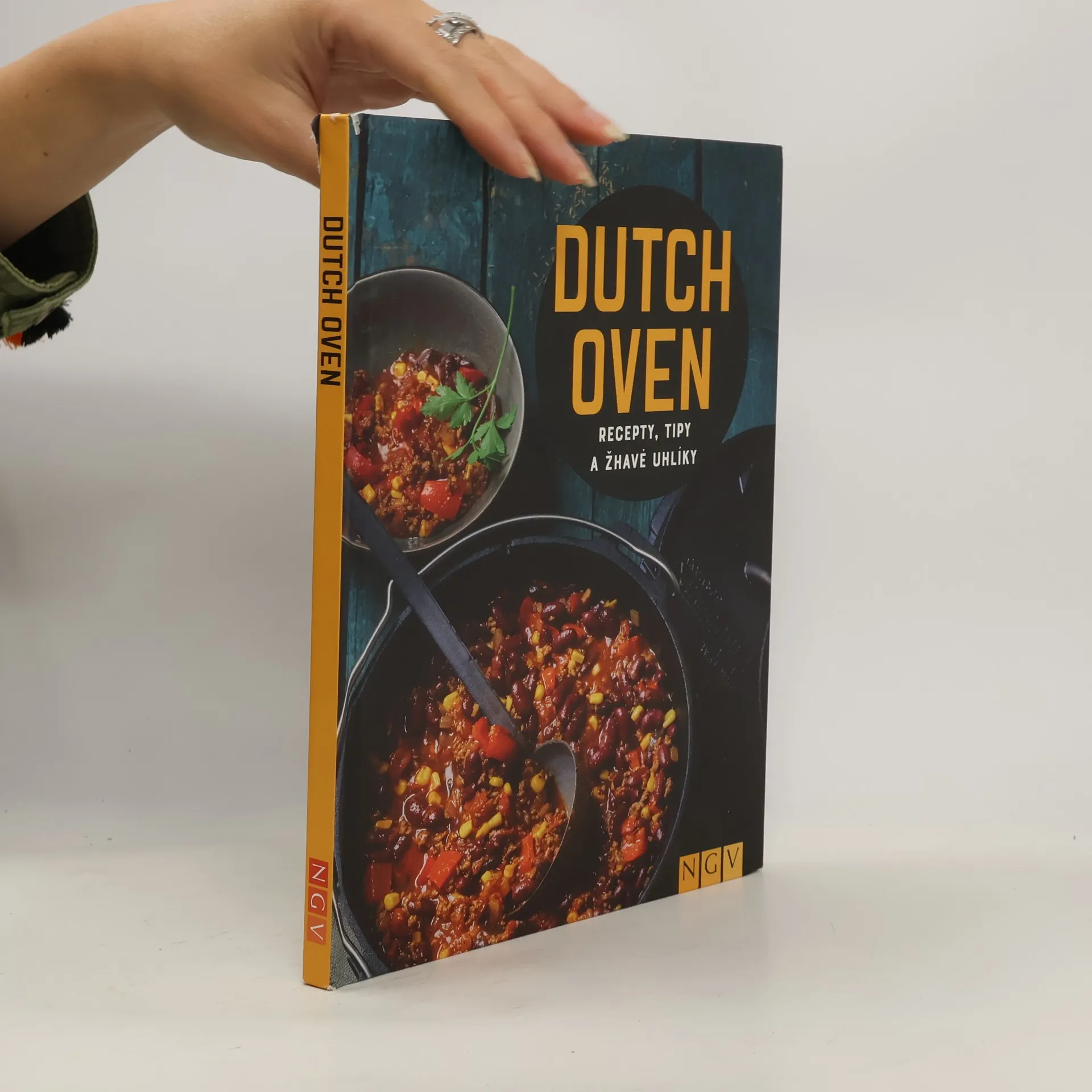 Dutch Oven. Recepty, tipy a žhavé uhlíky | Book | Hardcover | kolektiv | CS