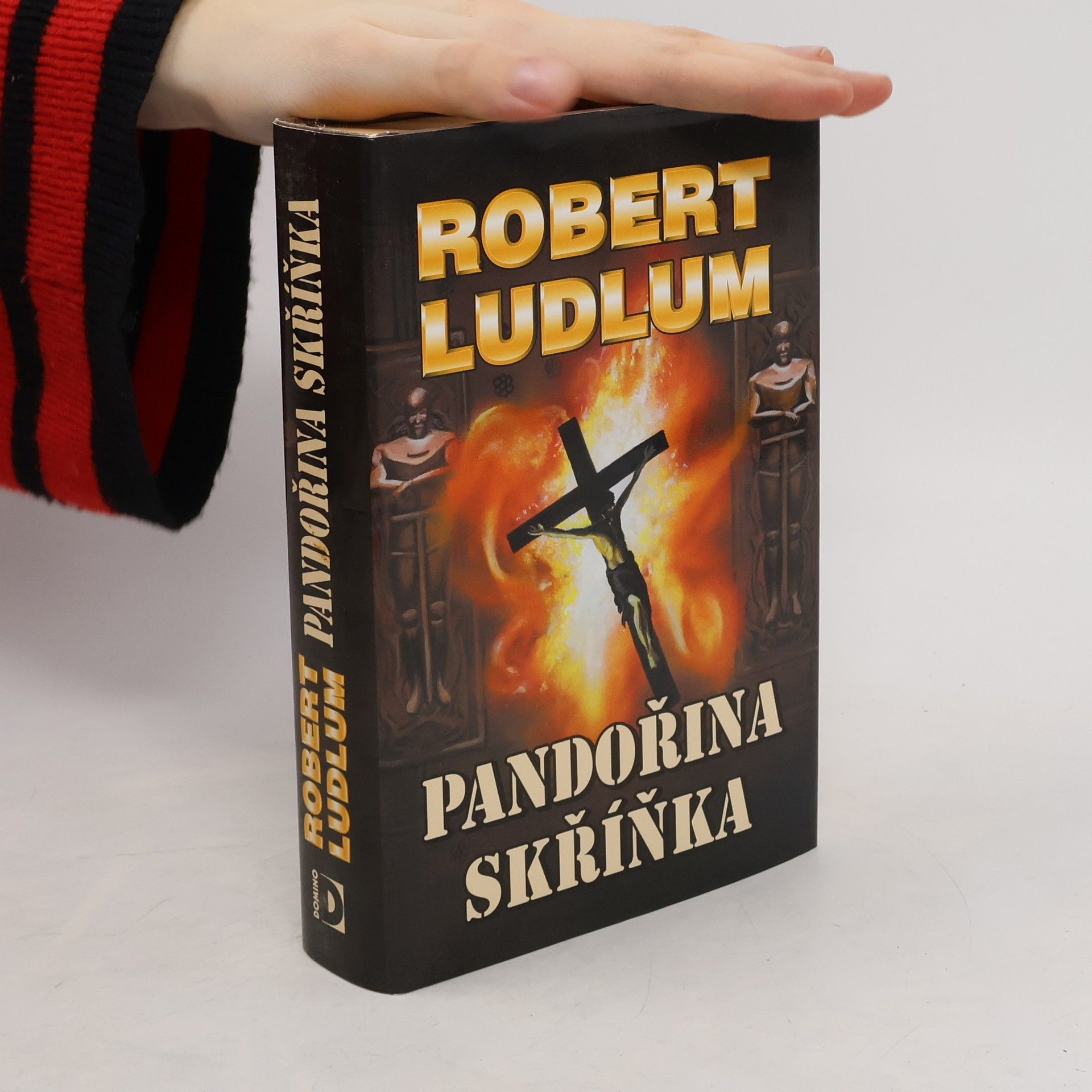 Robert Ludlum Pandořina skříňka