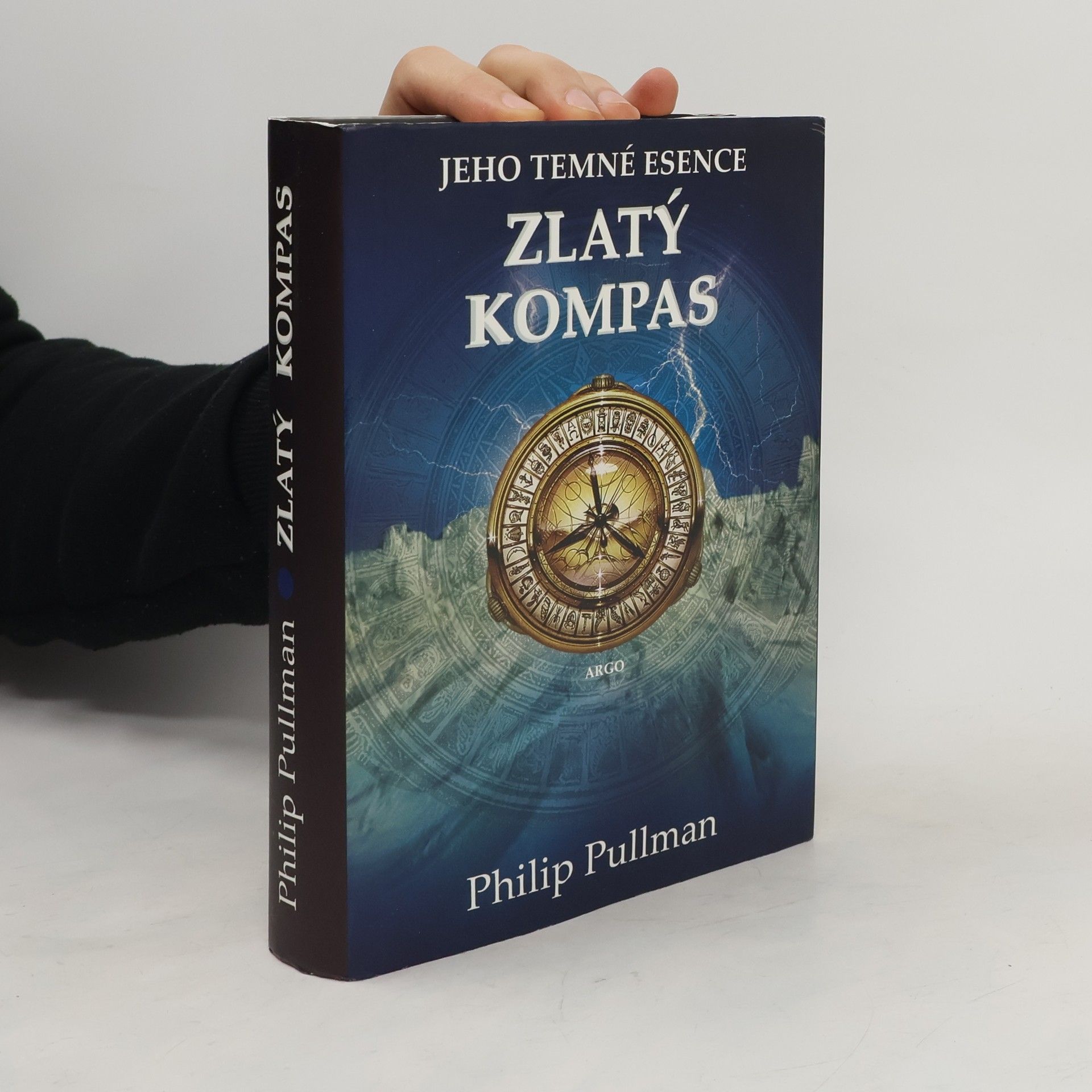 Philip Pullman Jeho temné esence. Svazek I, Zlatý kompas