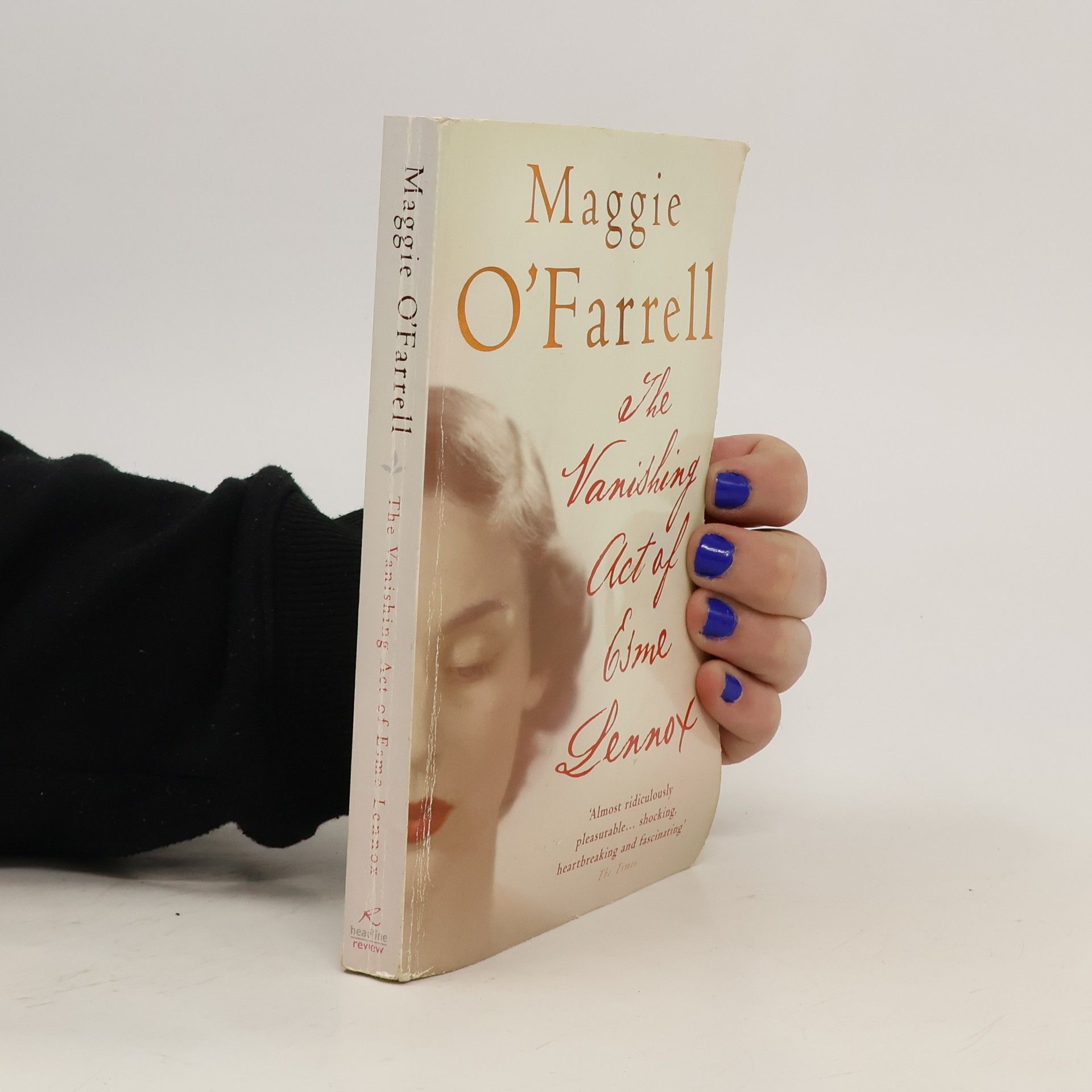 Maggie O. Farrell Vanishing Act of Esme Lennox