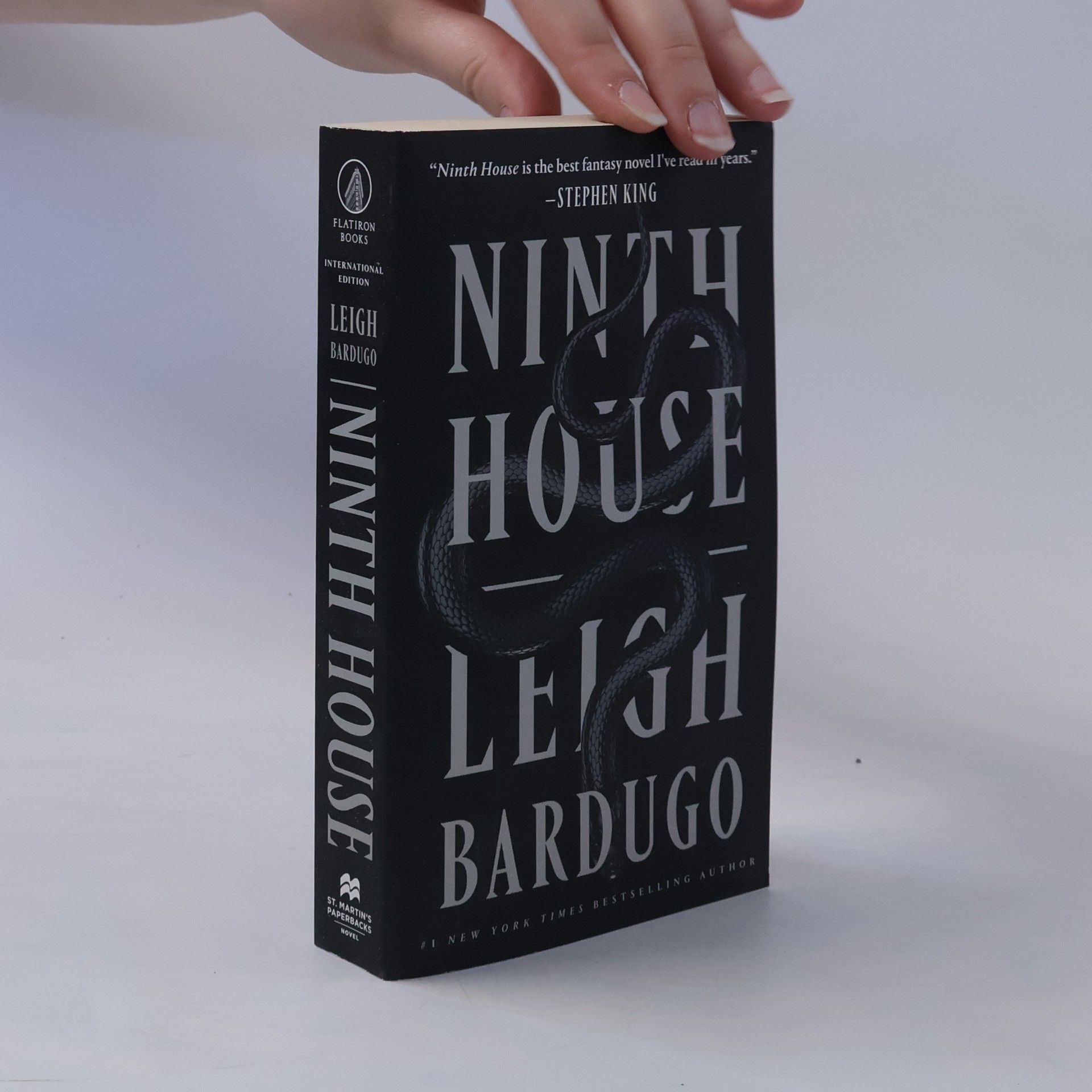 Leigh Bardugo Ninth House
