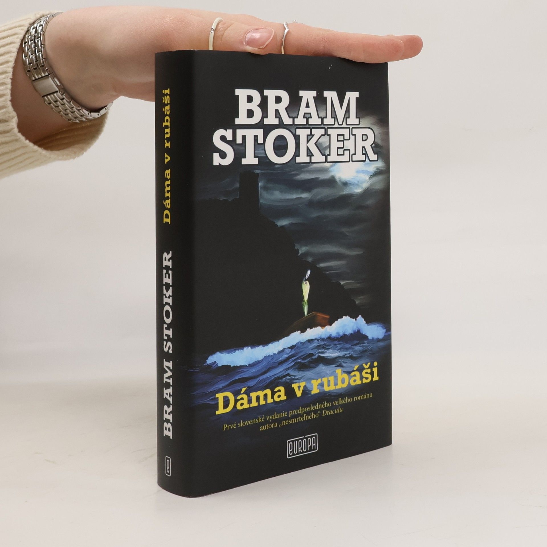 Bram Stoker Dáma v rubáši