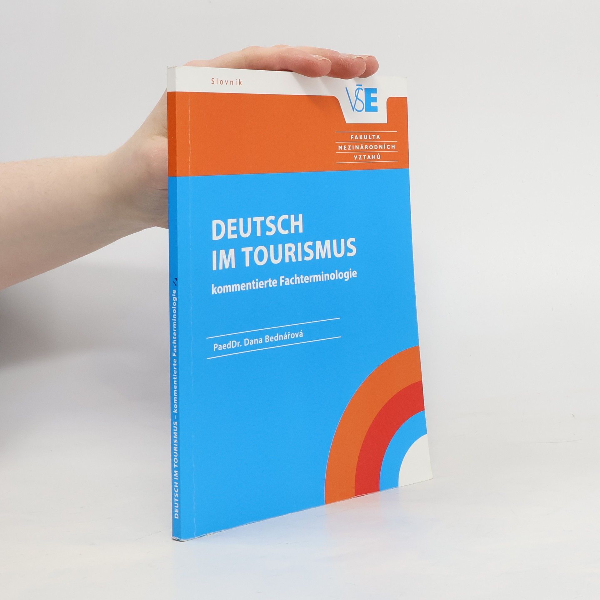 Dana Bednářová Deutsch im Tourismus : kommentierte Fachterminologie