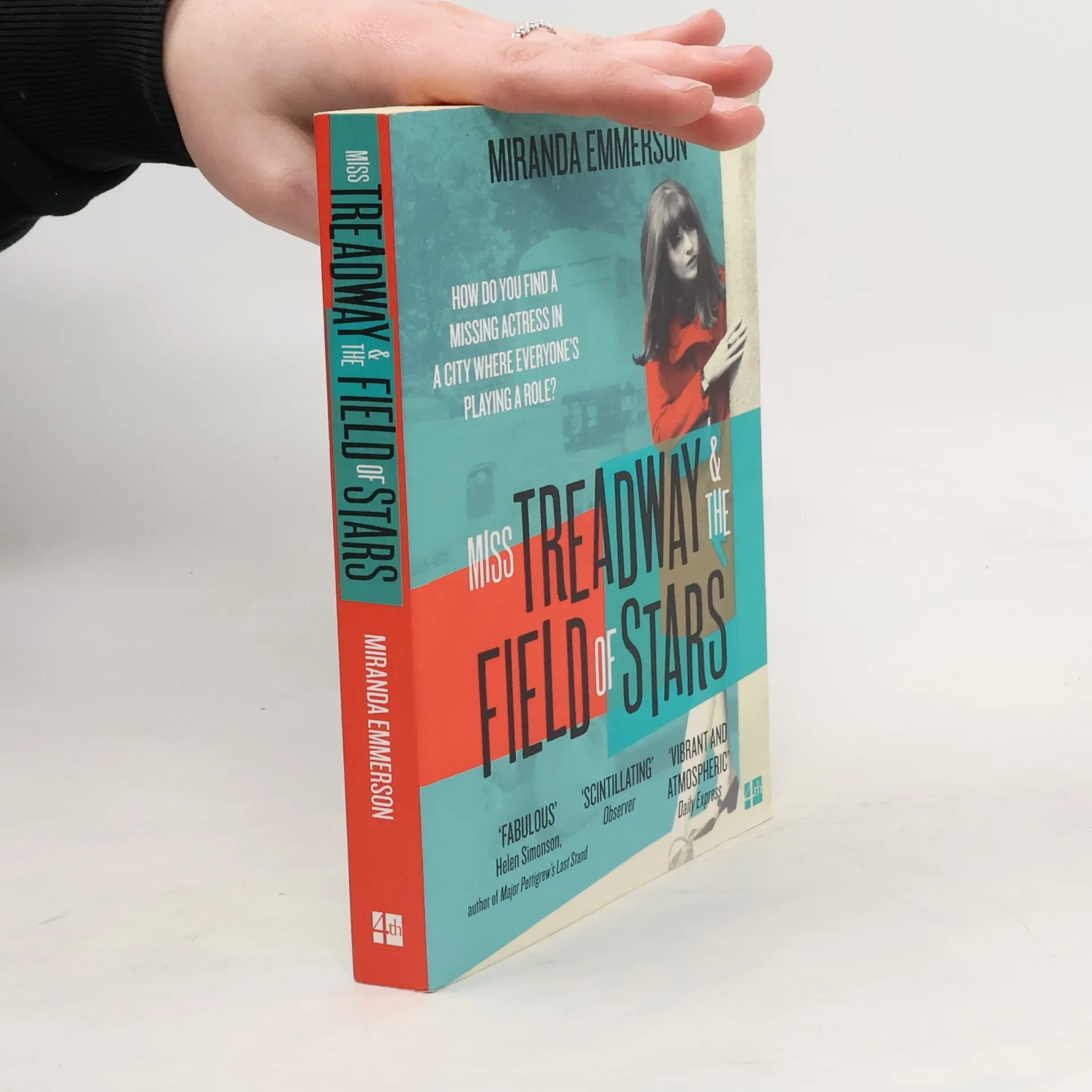 Miss Treadway & The Field Of Stars | Kniha | mäkká | Miranda Emmerson | EN
