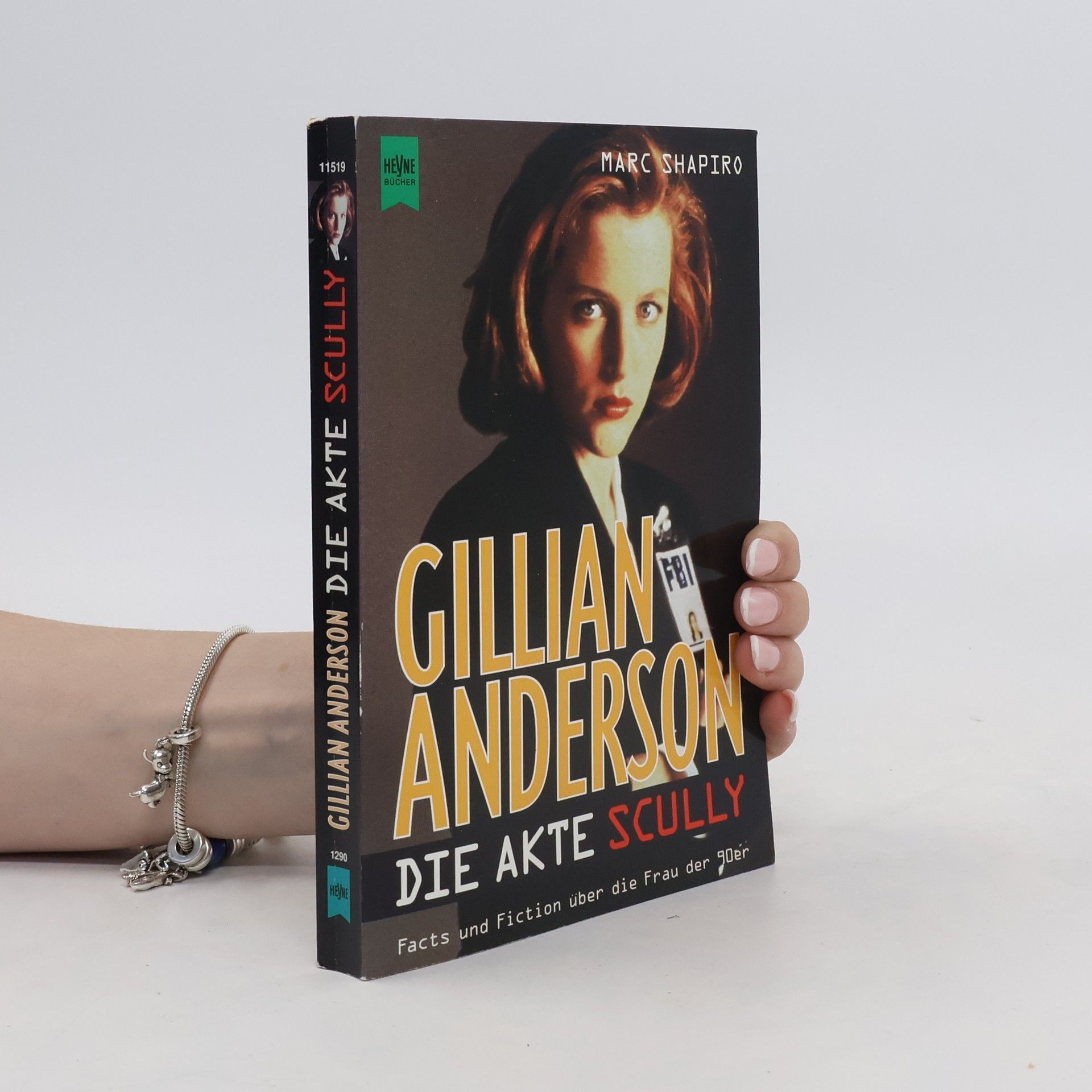 Marc Shapiro Gillian Anderson