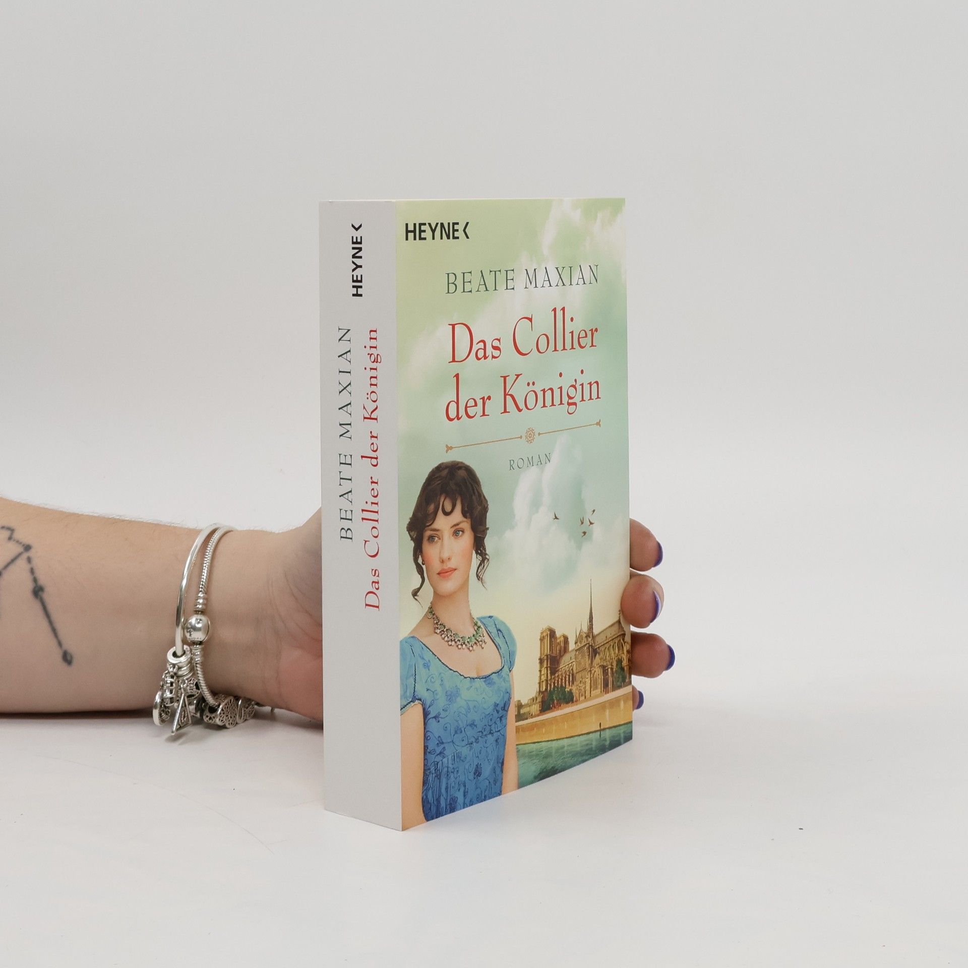 Beate Maxian Das Collier der Königin