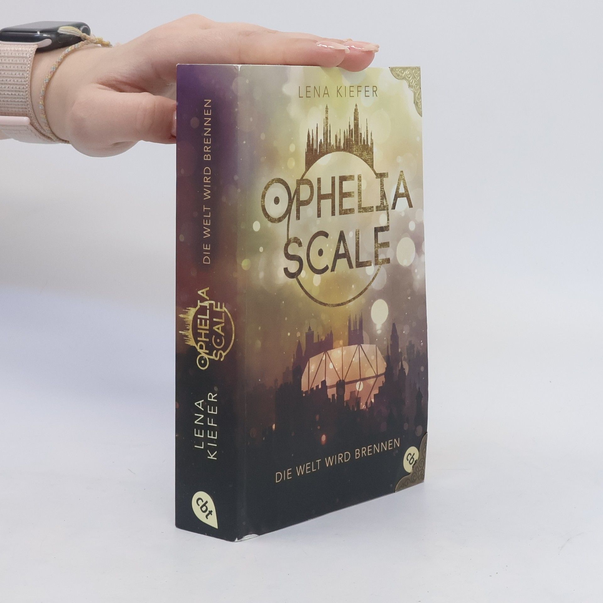 Lena Kiefer Ophelia Scale - Die Welt wird brennen