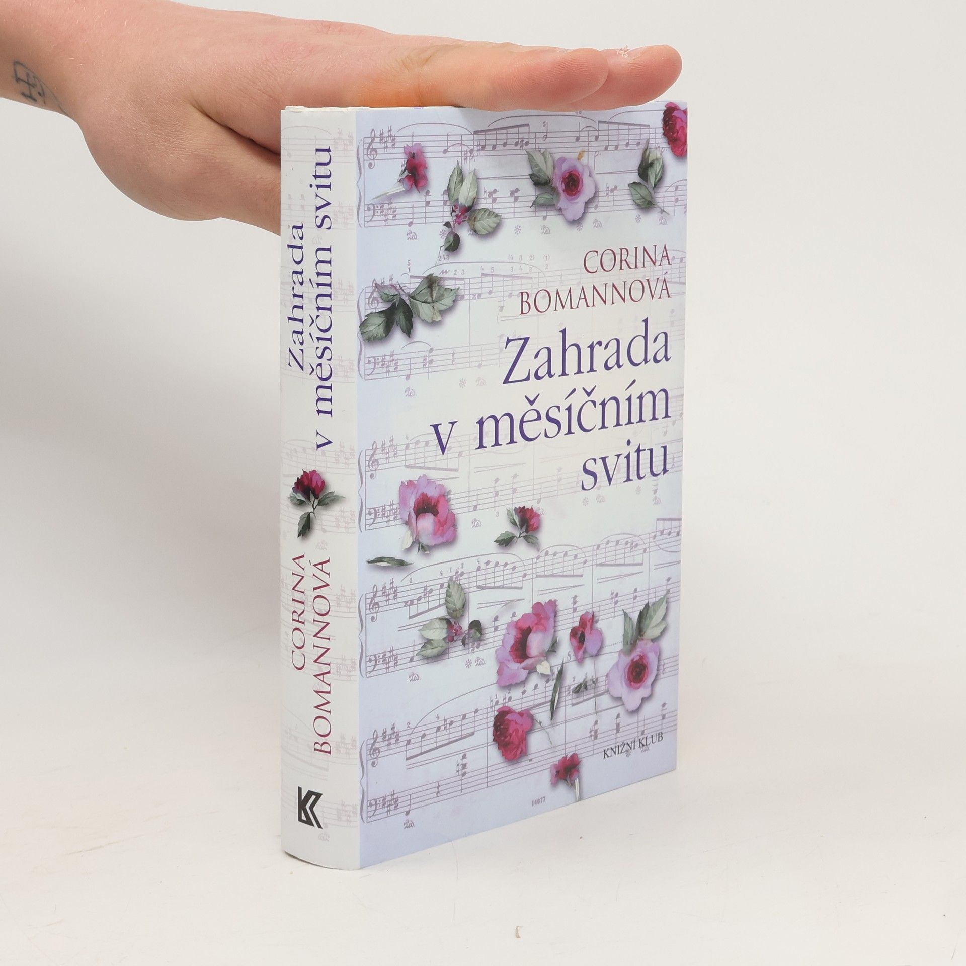 Corina Bomann Zahrada v měsíčním svitu
