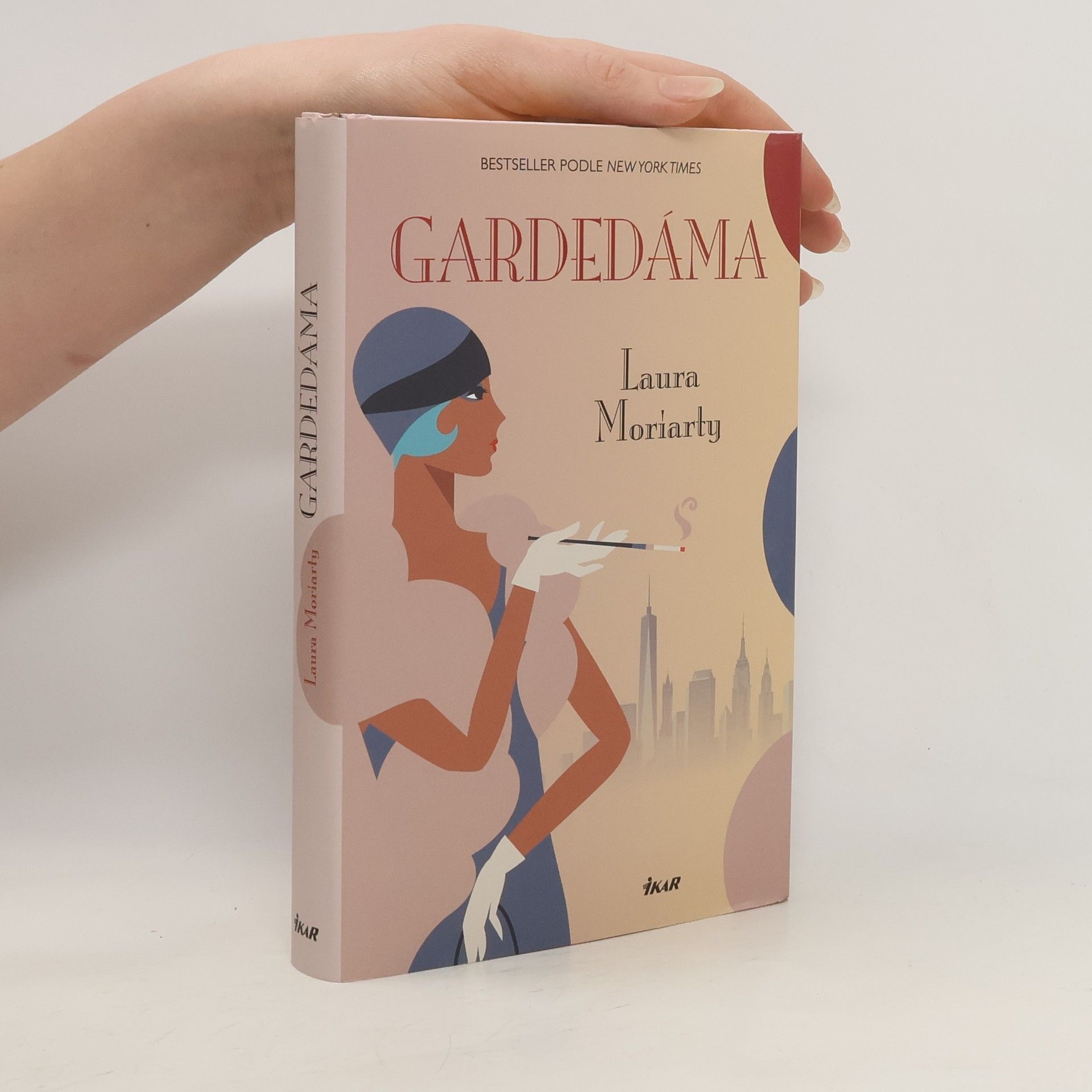 Laura Moriarty Gardedáma