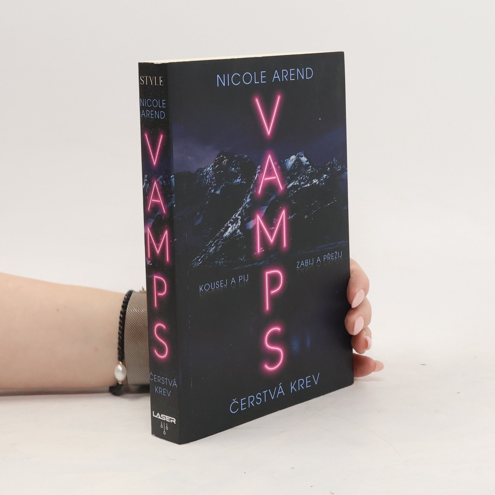 Nicole Arend VAMPS. Čerstvá krev