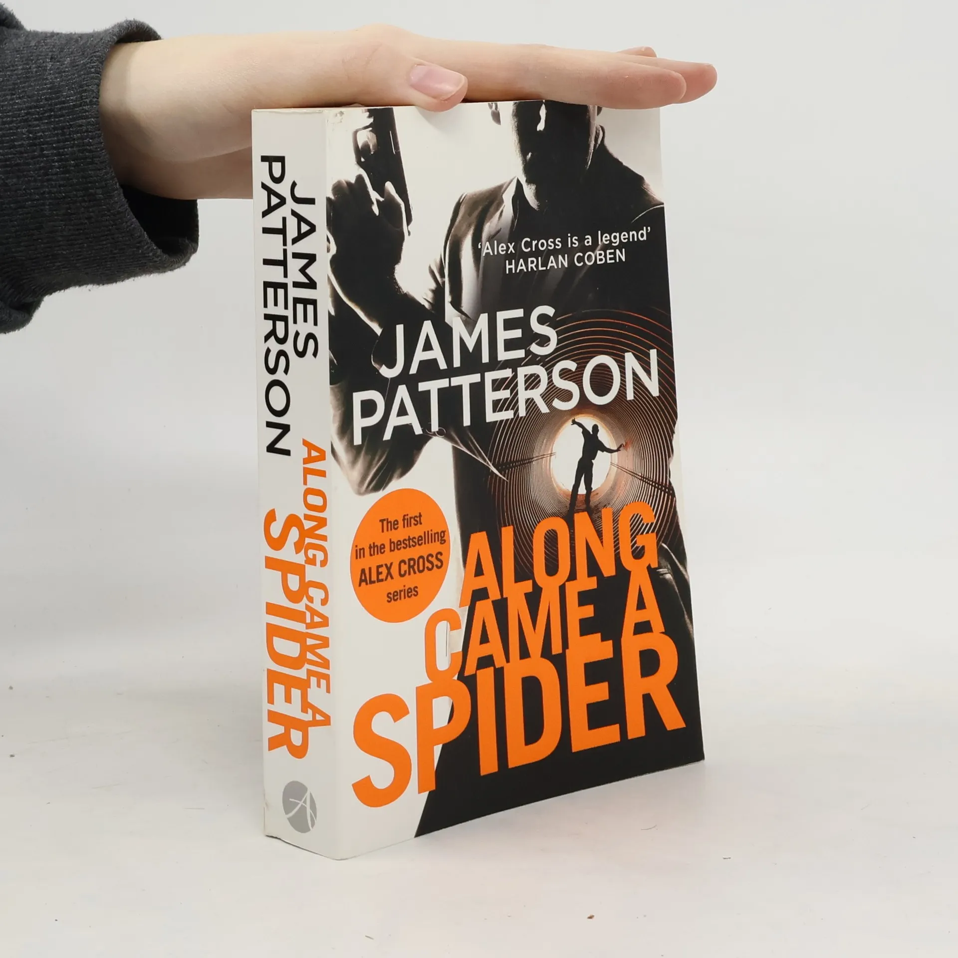 Along Came a Spider | Book | James Patterson | EN