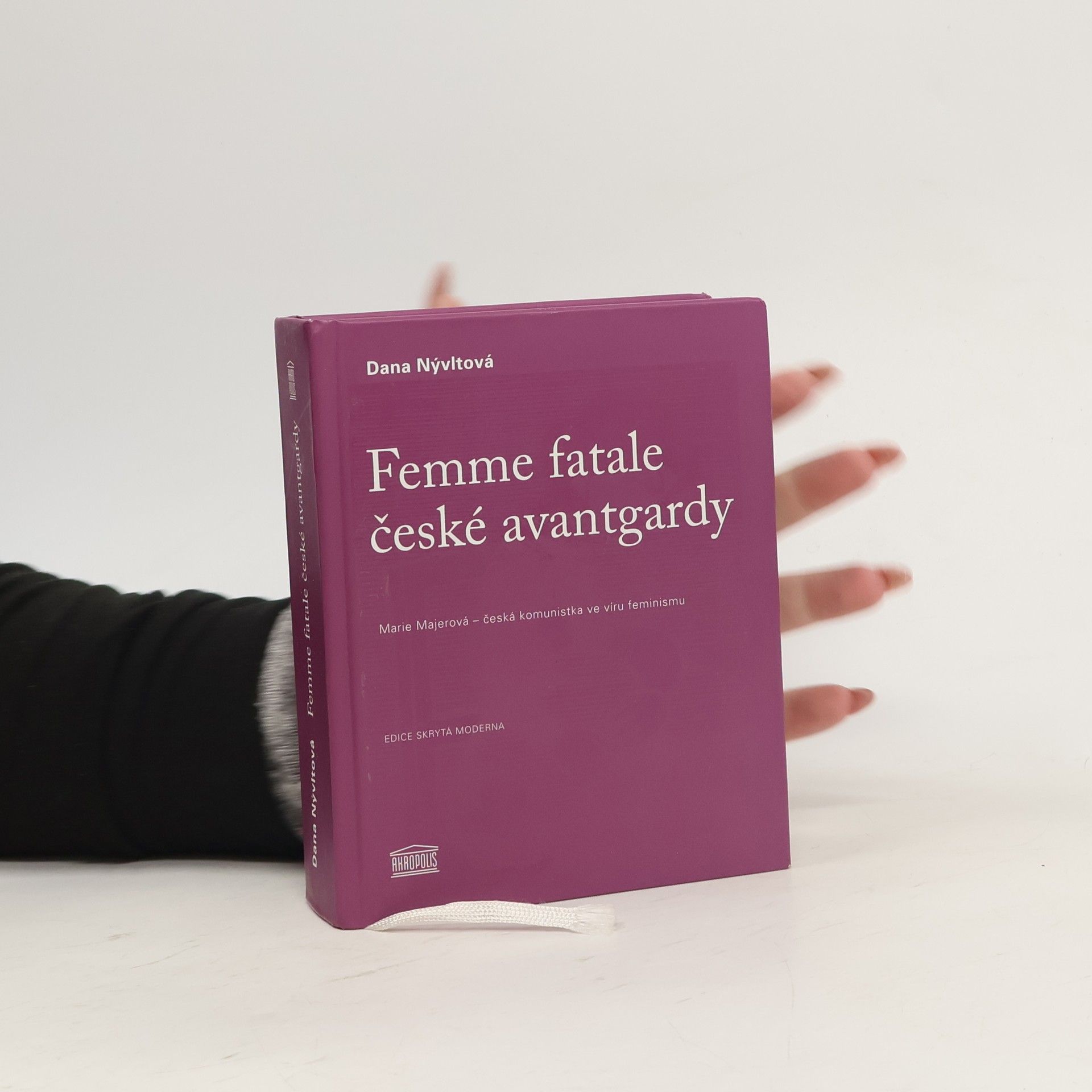 Dana Nývltová Femme fatale české avantgardy
