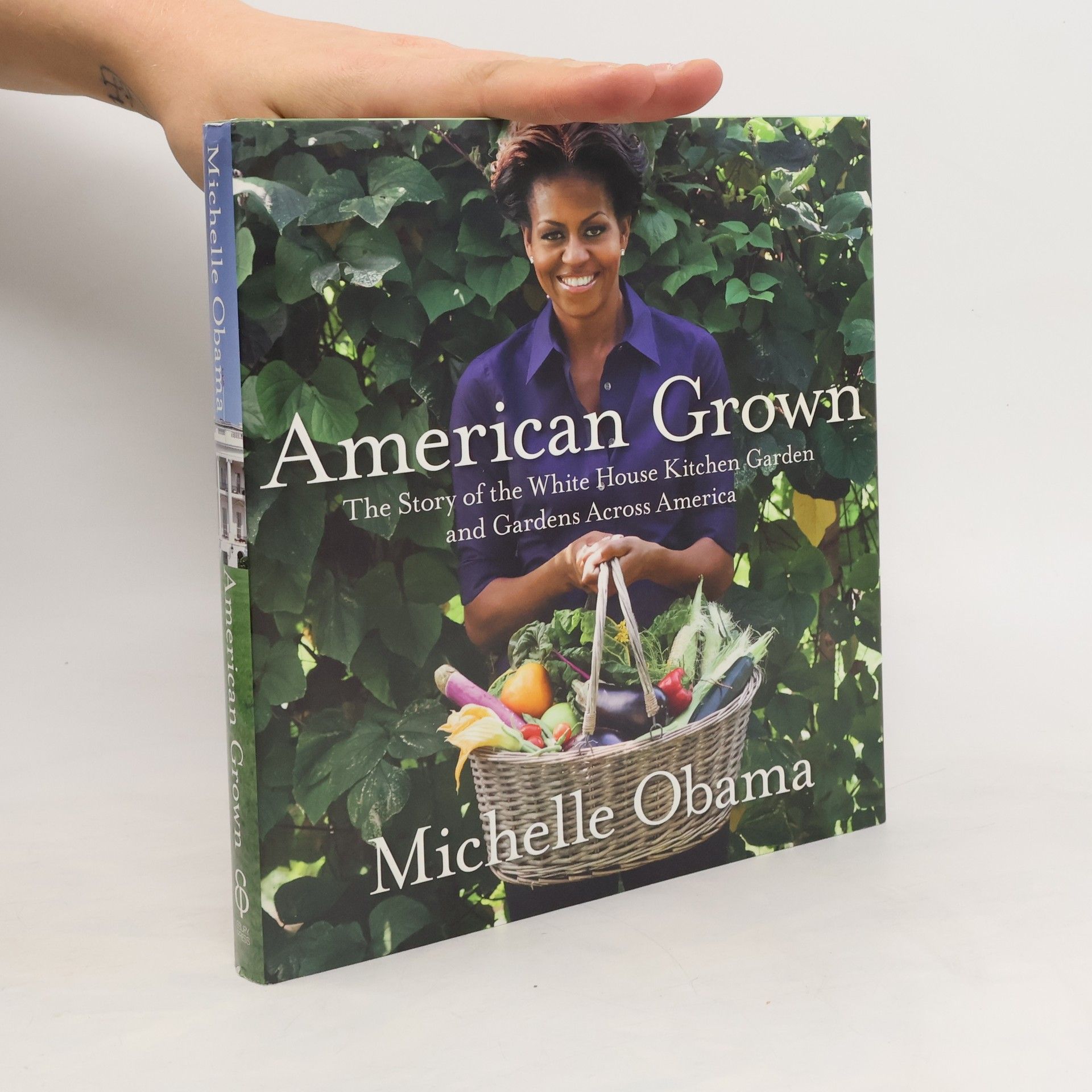 Michelle 1964 Obama American grown : the story of the White House kitchen garden and gardens across America