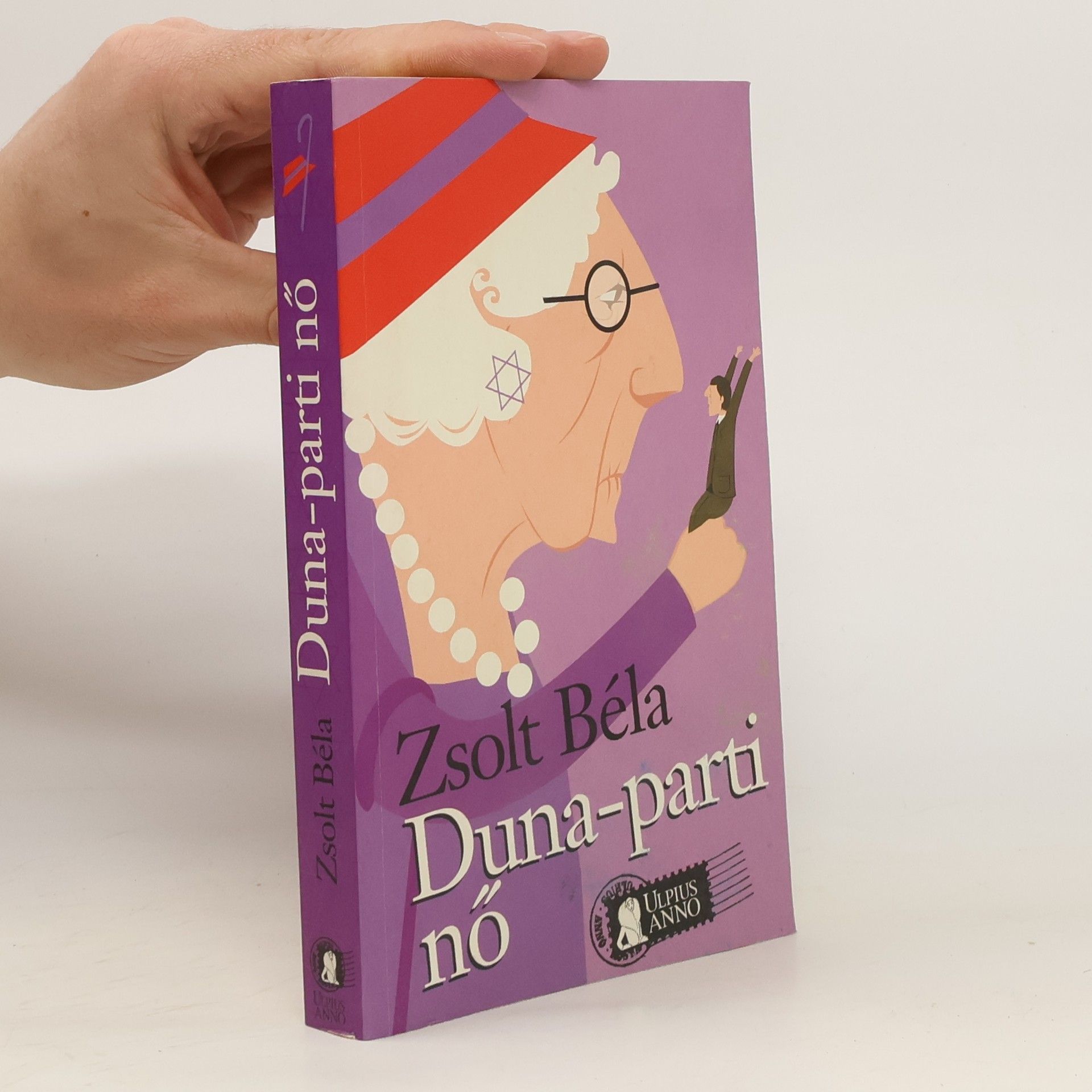 Béla Zsolt Duna-parti nő