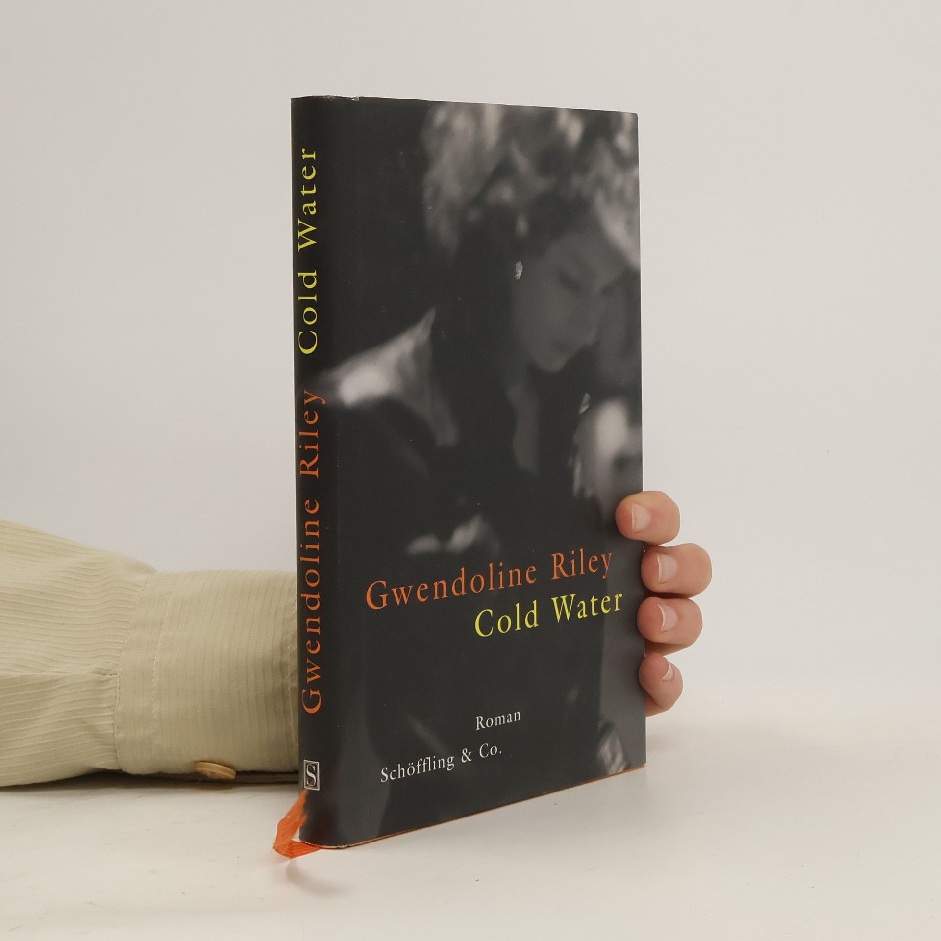 Gwendoline Riley Cold water