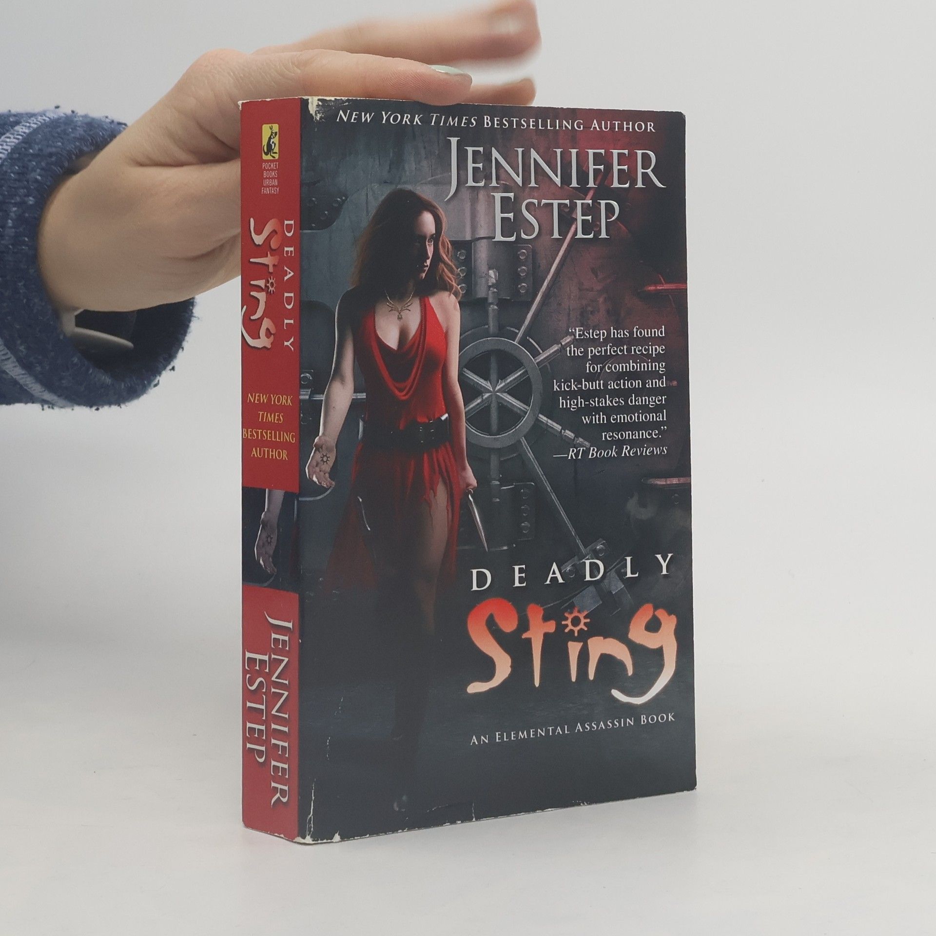 Jennifer Estep Deadly Sting, 8