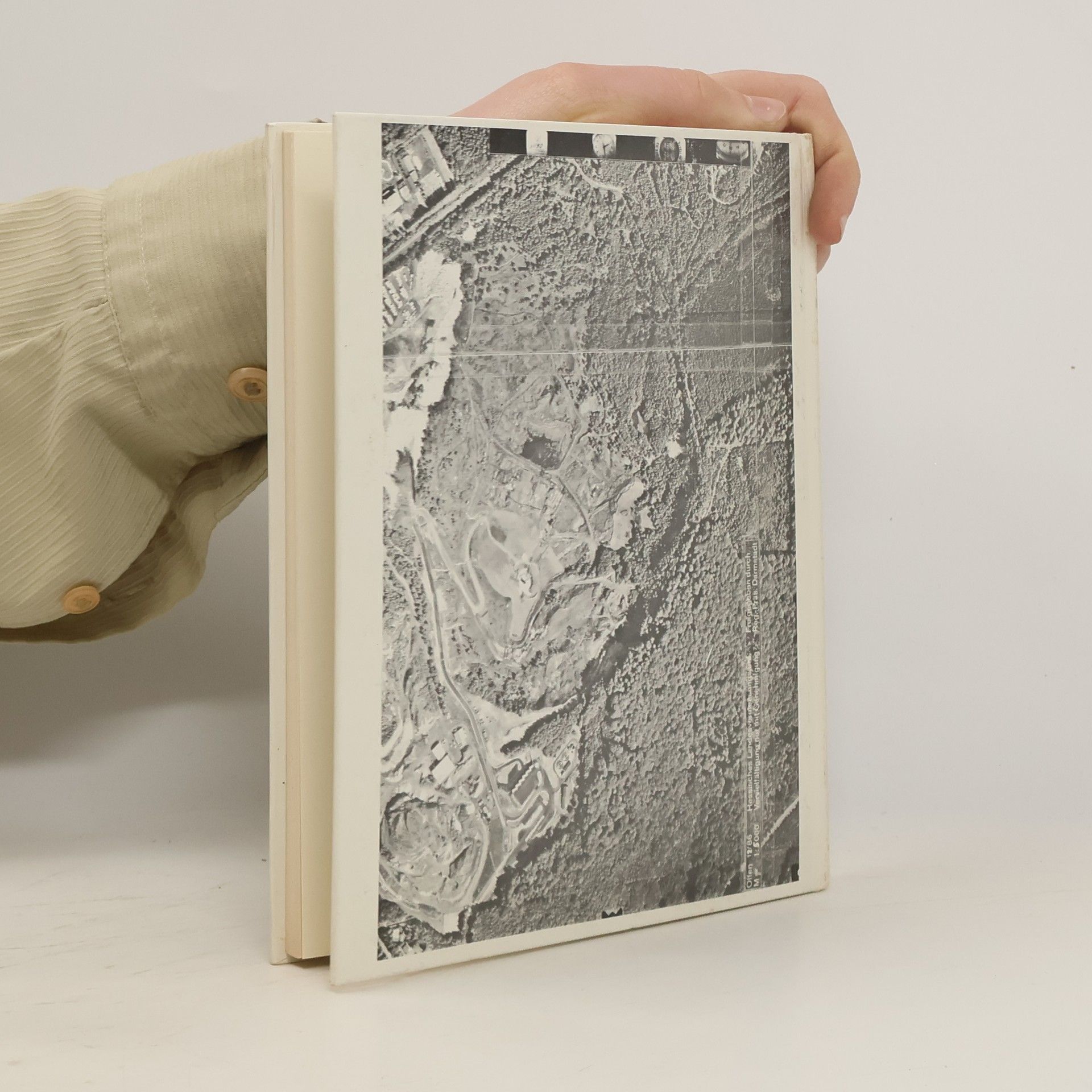 Heinz Eikamp NAOM-Jahresbericht vol. 10(8), no. 1(2), 1985/1986: Messelreminiszenzen