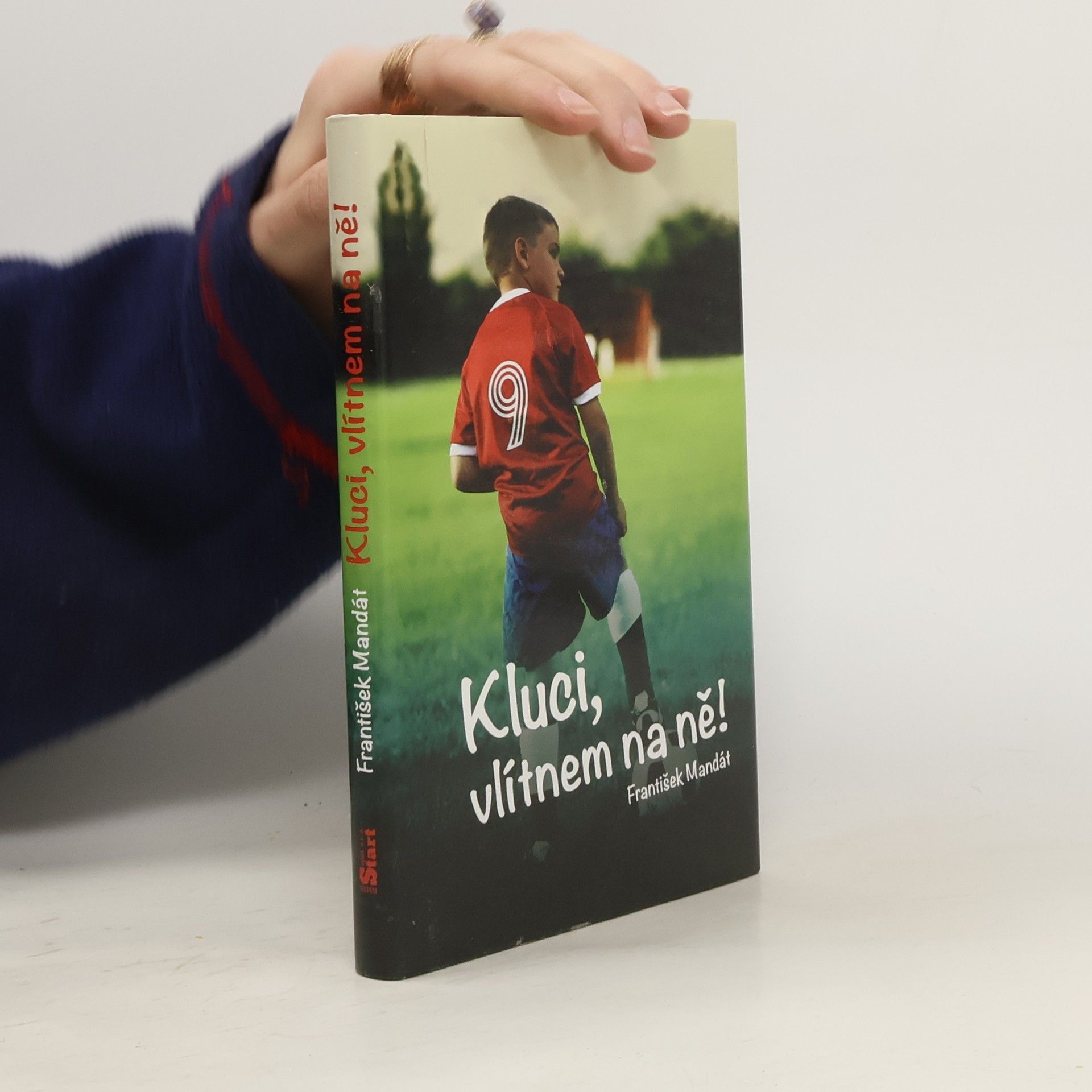 František Mandát Kluci, vlítnem na ně!