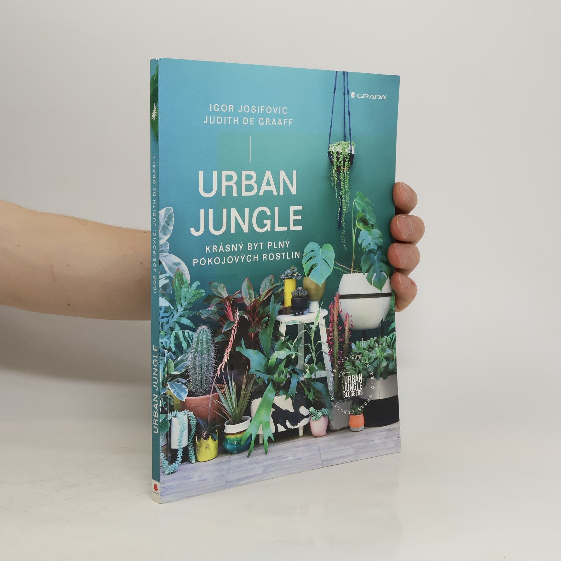 Igor Josifovic Urban jungle: Krásný byt plný pokojových rostlin