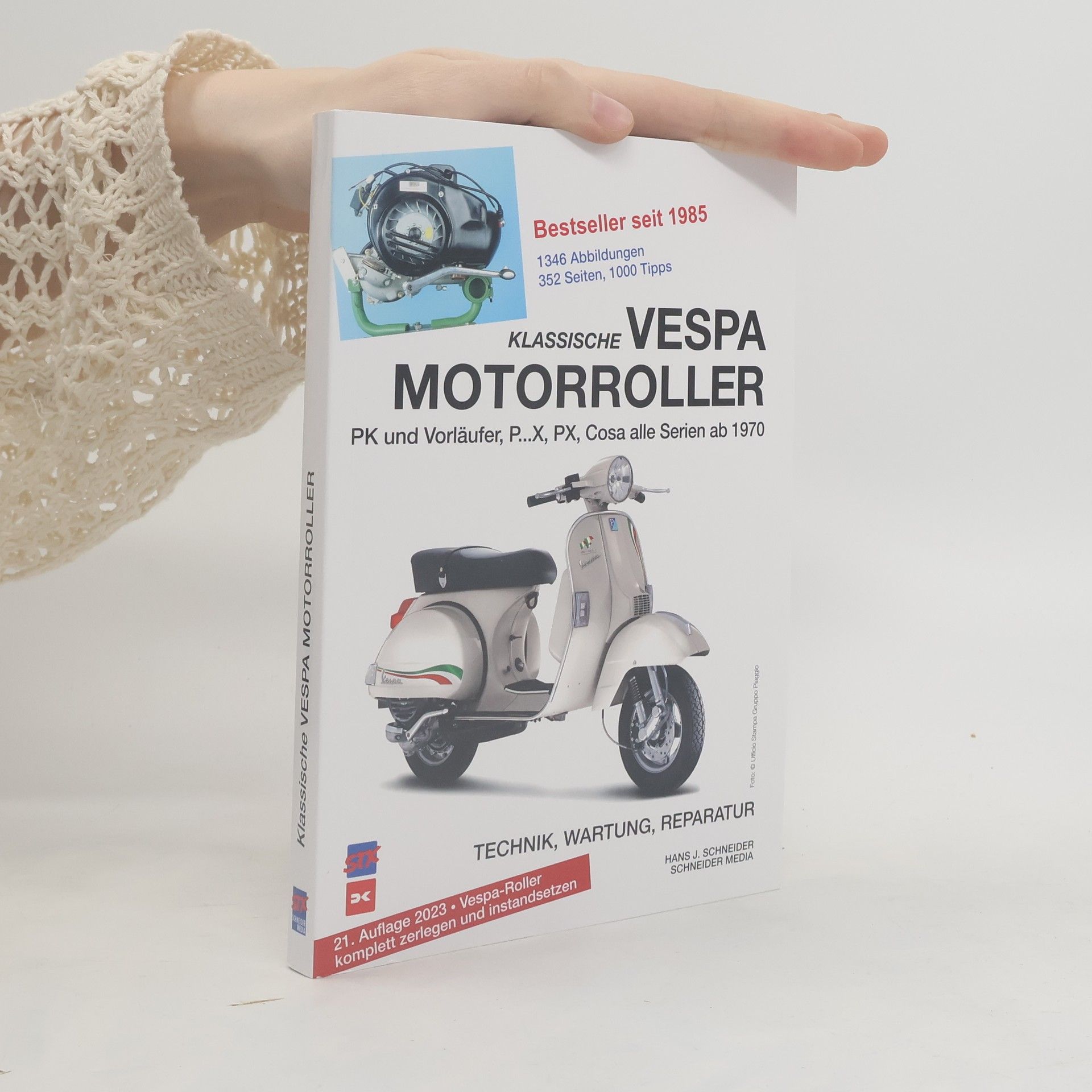 Hans J. Schneider Klassische Vespa Motorroller