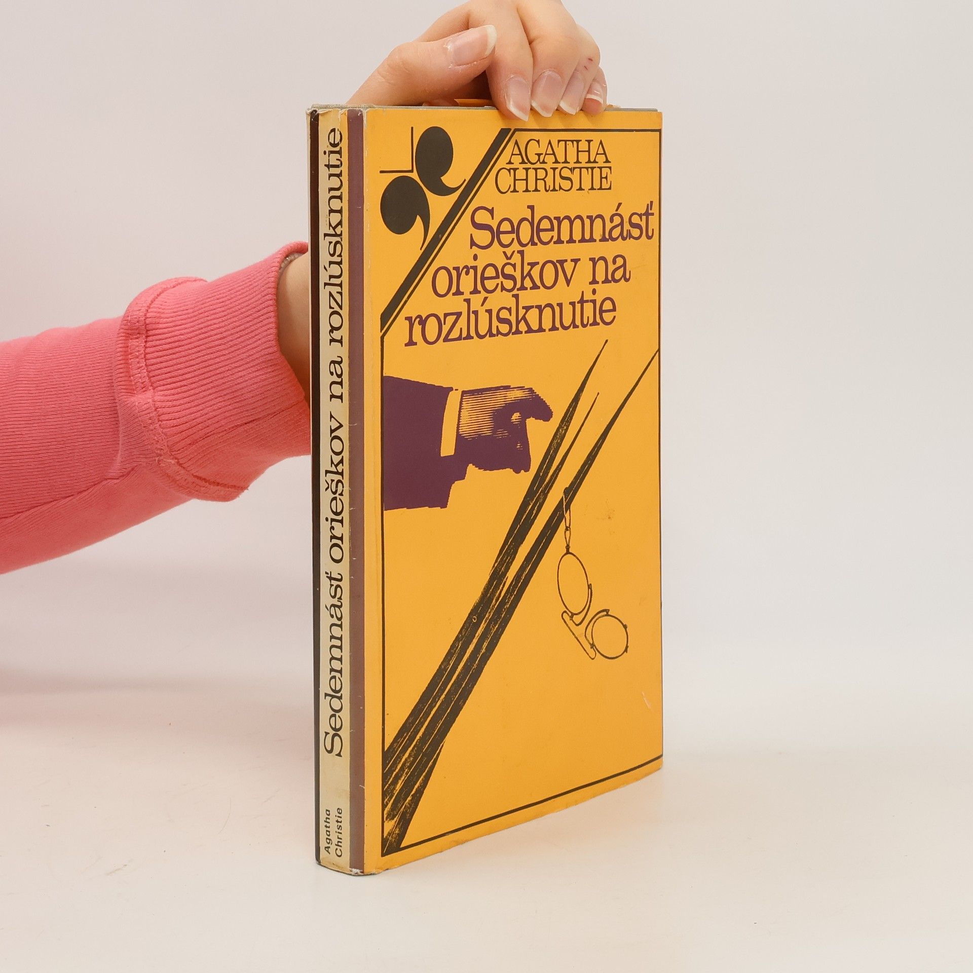 Agatha Christie Sedemnásť orieškov na rozlúsknutie
