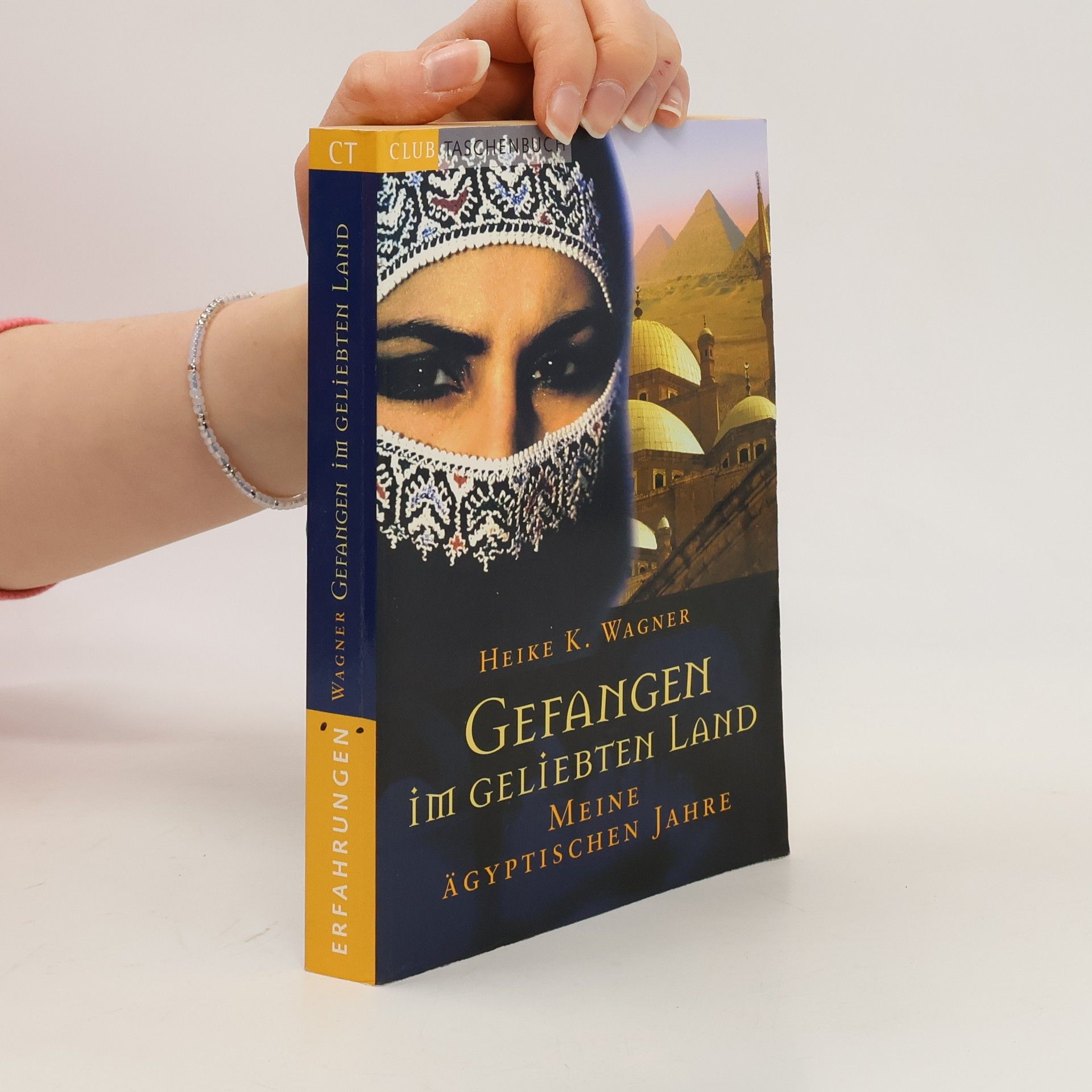 Heike K. Wagner Gefangen im geliebten Land