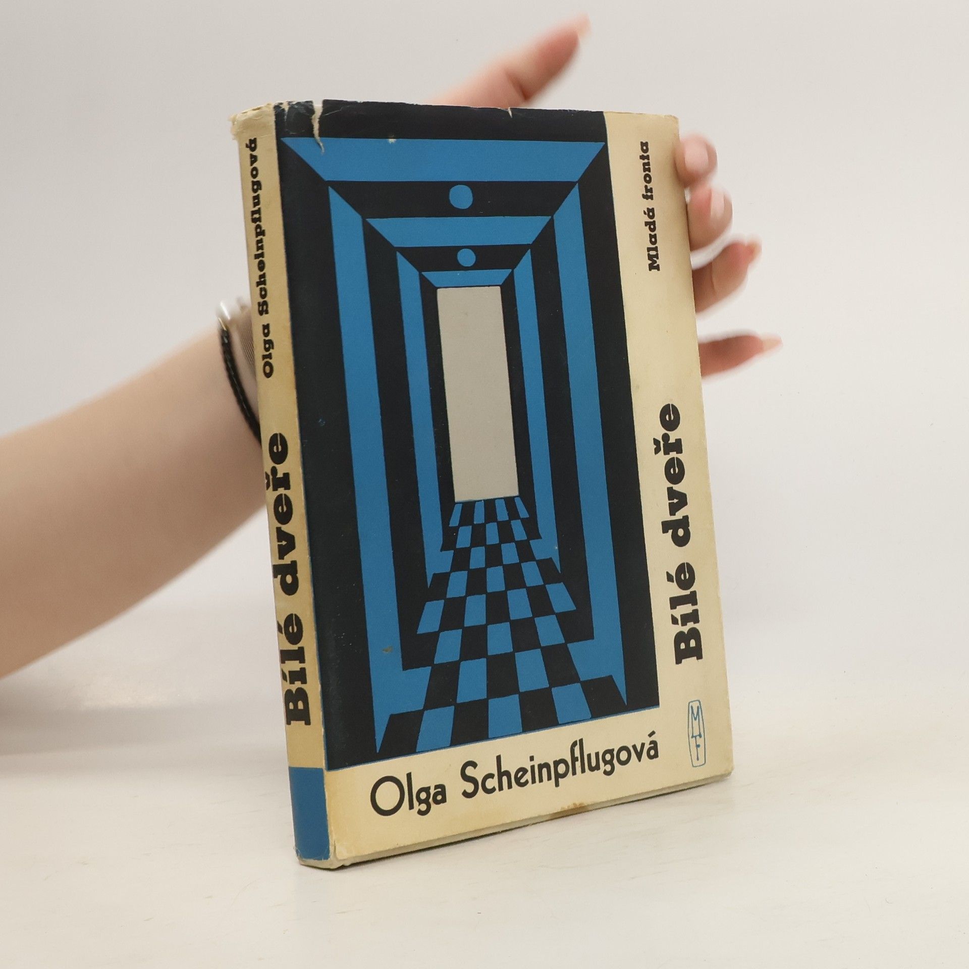 Olga Scheinpflugová Bílé dveře