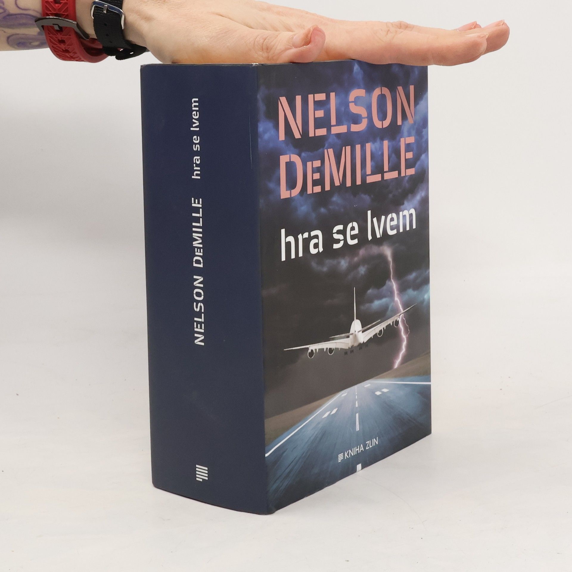 Nelson Richard DeMille Hra se lvem