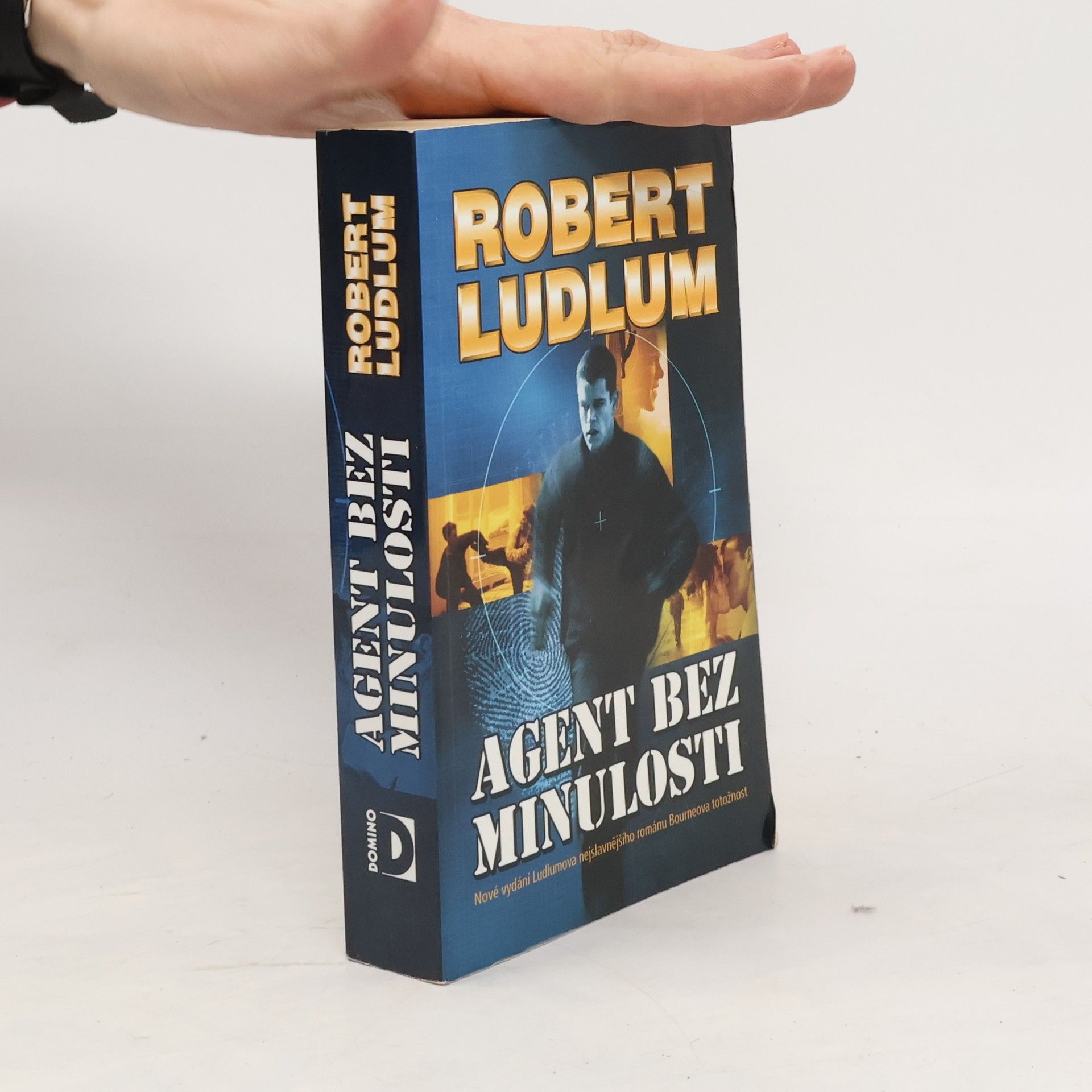 Robert Ludlum Agent bez minulosti